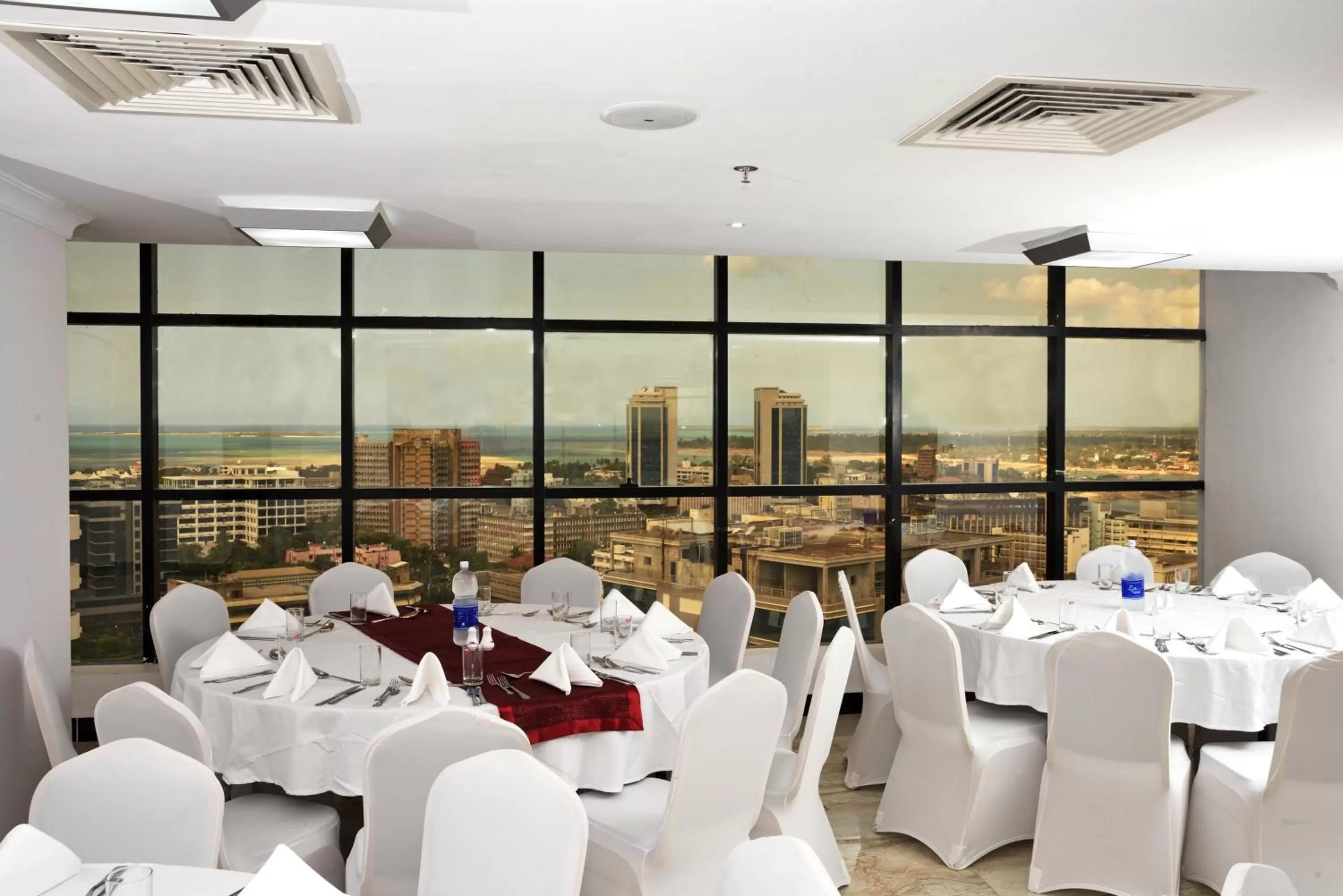 Restaurant/places to eat in Golden Tulip Dar Es Salaam City Center Hotel