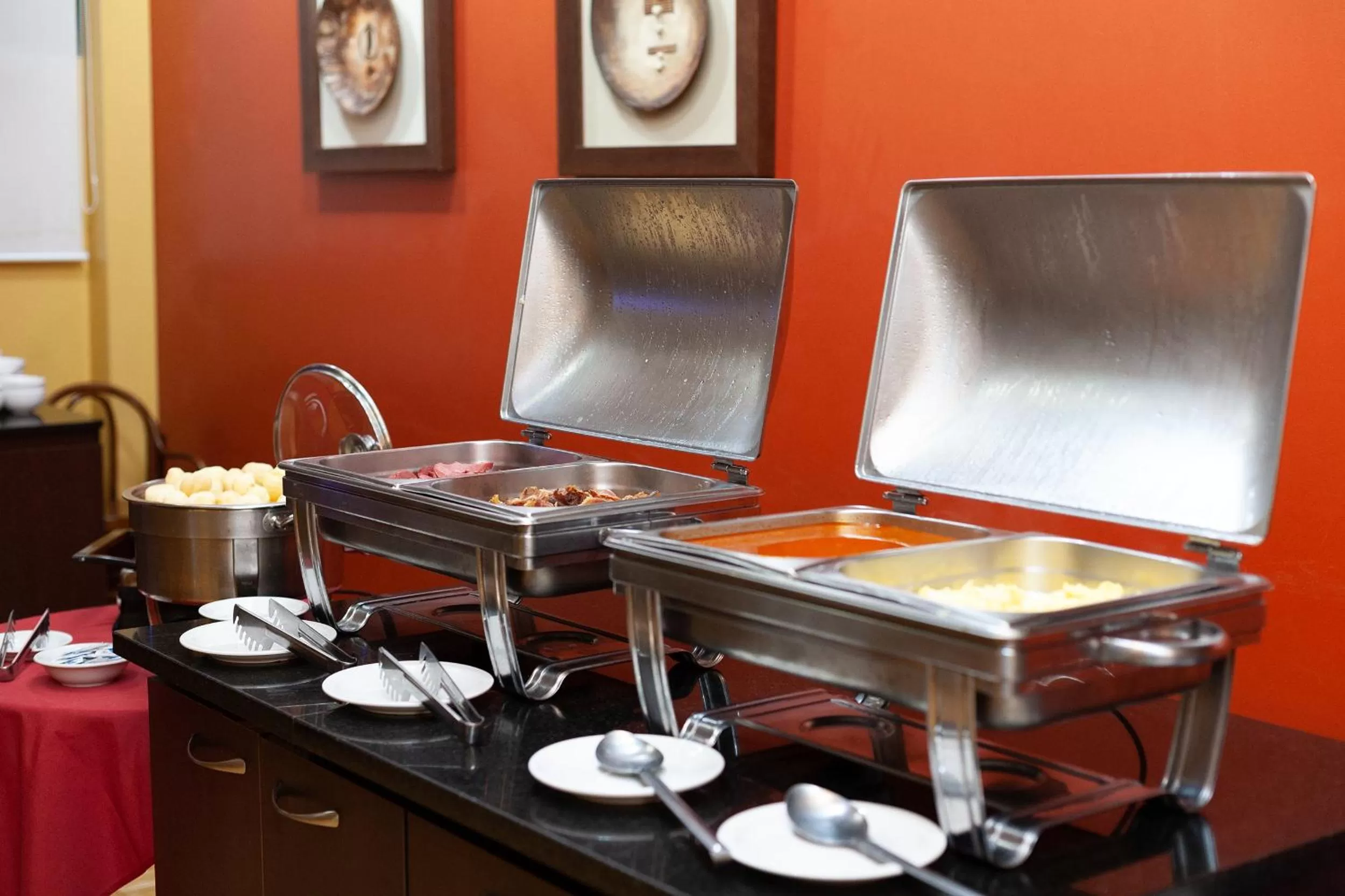 Breakfast in Tri Hotel Executive Caxias