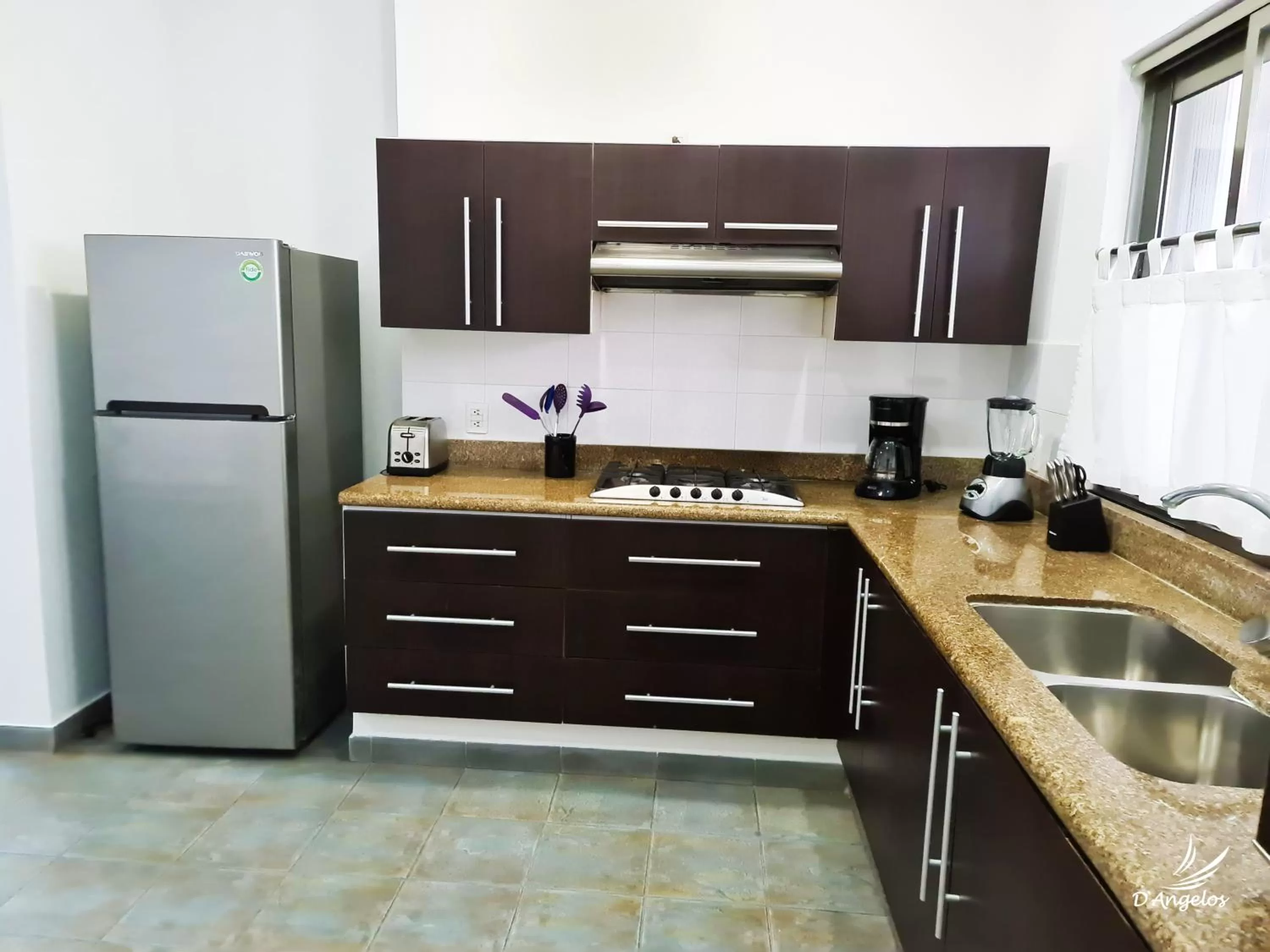 Kitchen or kitchenette, Kitchen/Kitchenette in Dangelos Hotel on Fifth Avenue