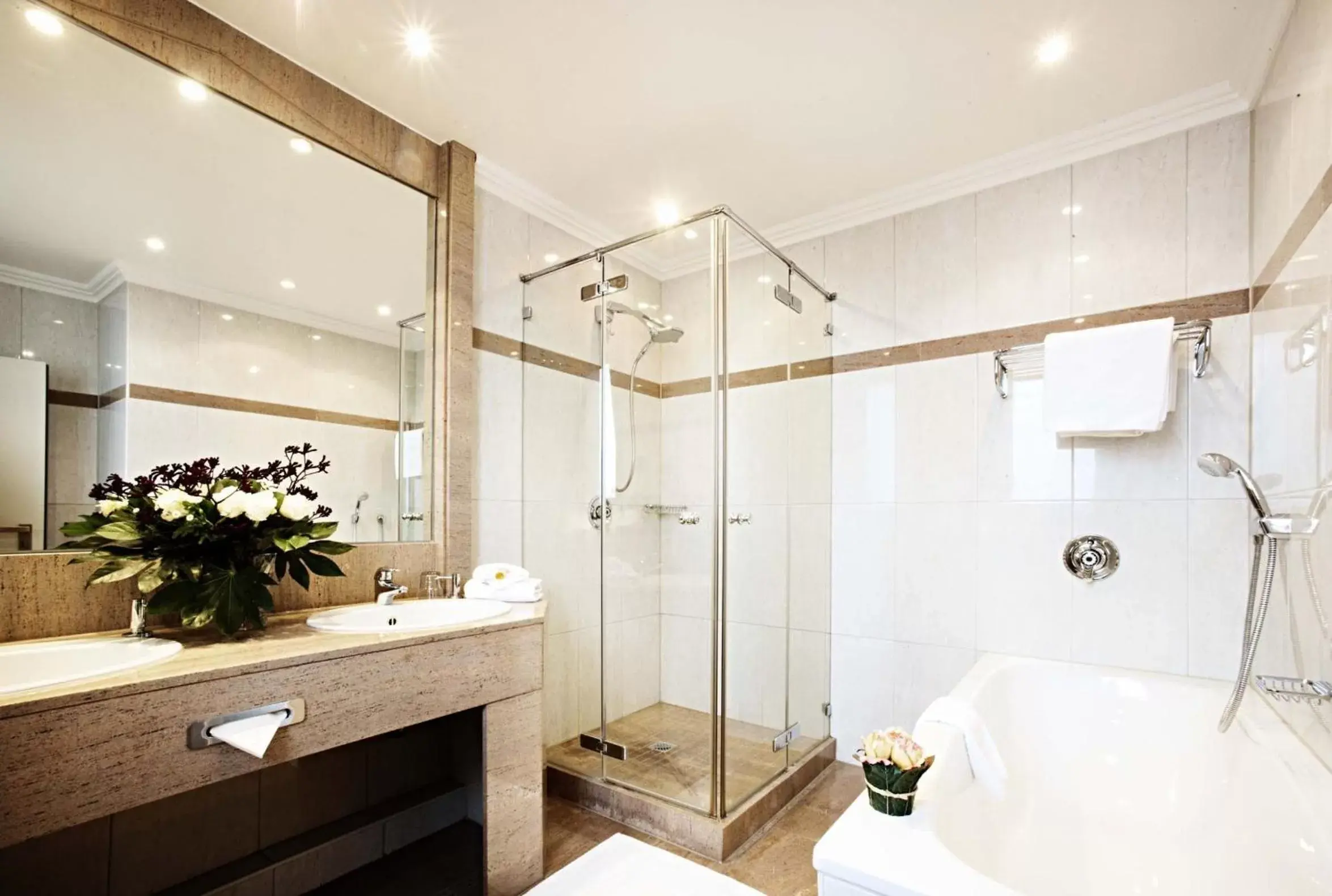Shower, Bathroom in Hotel Düsseldorf City by Tulip Inn