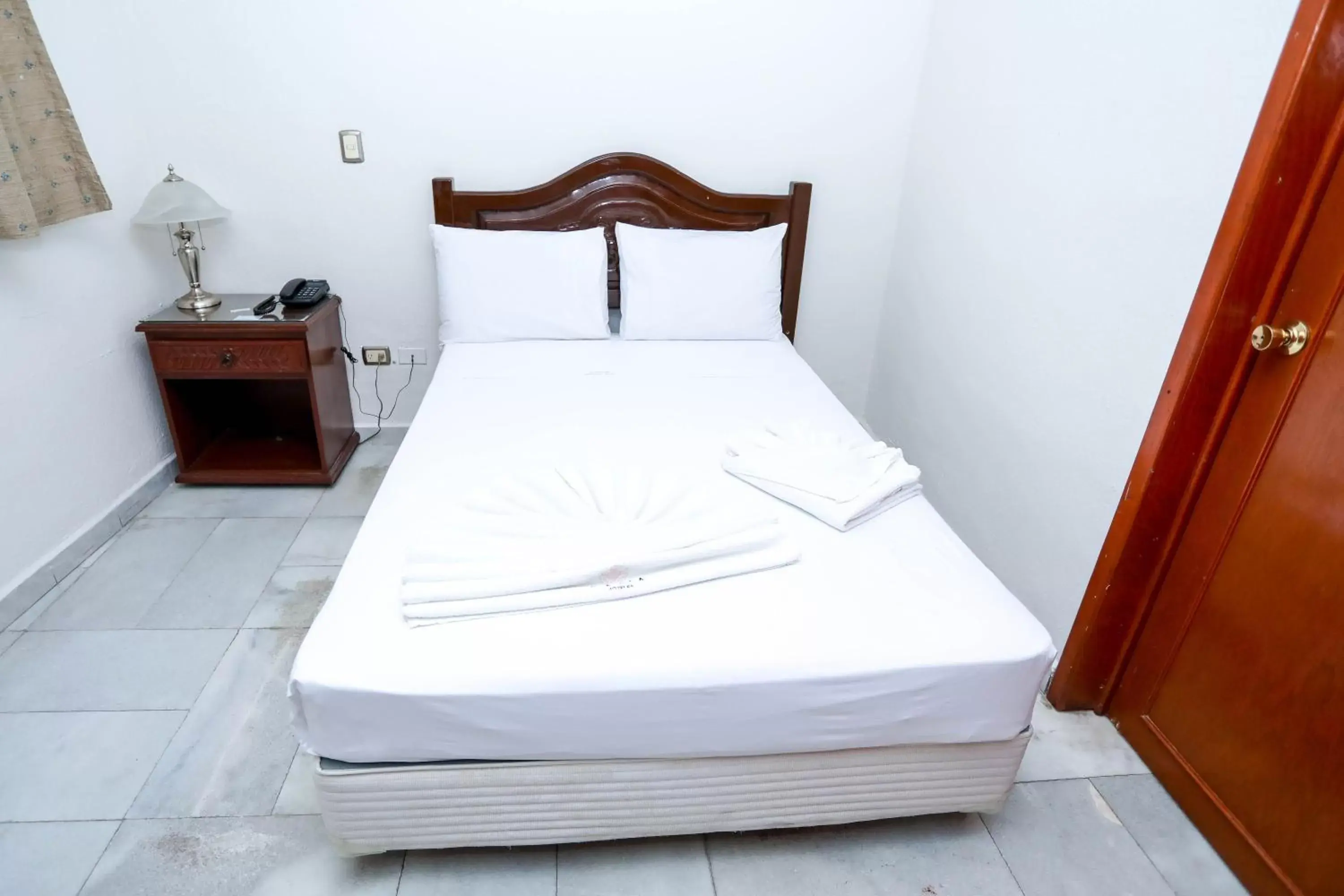 Bedroom, Bed in Hotel Avenida Cancun