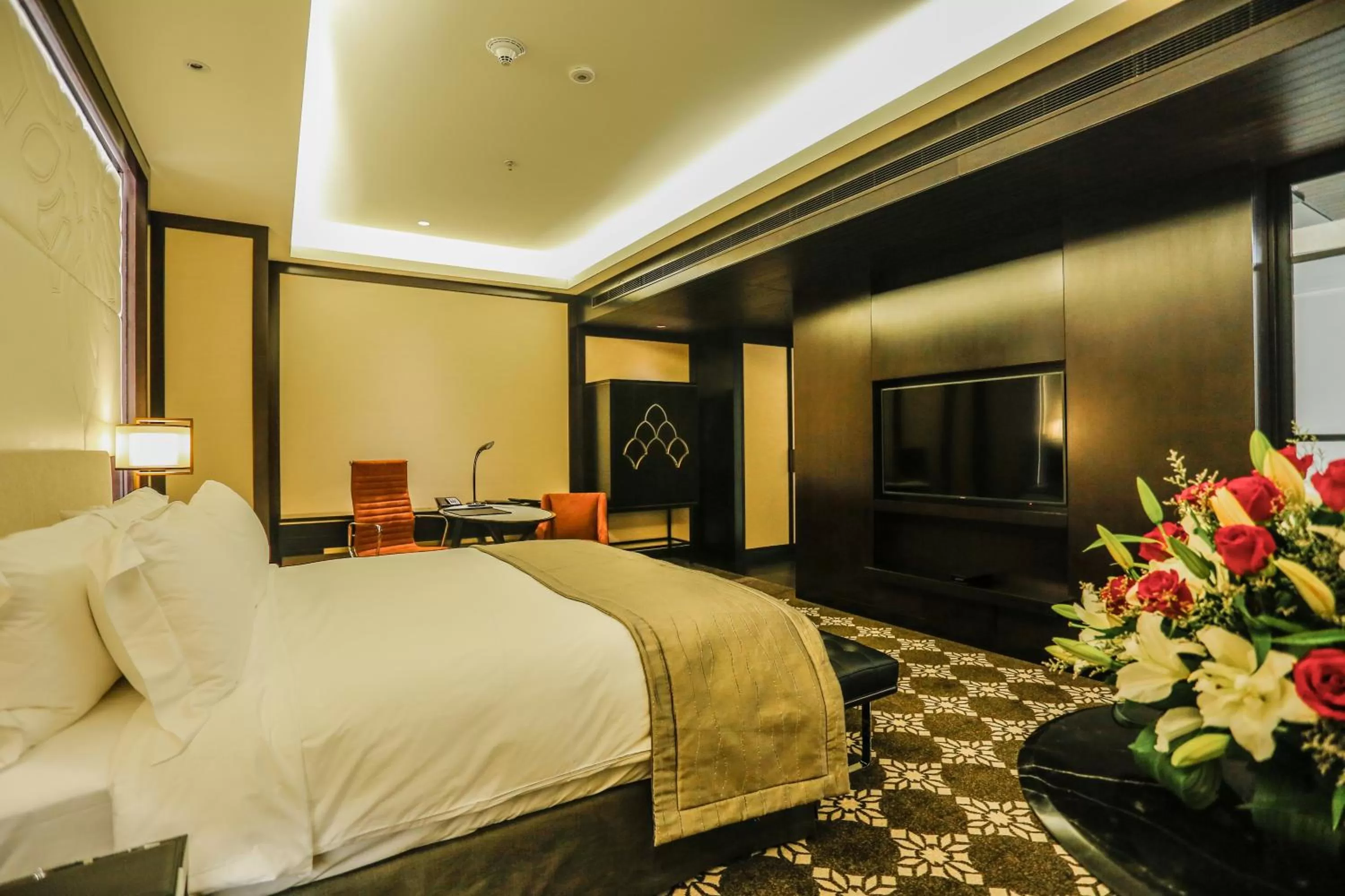 Photo of the whole room, Bed in InterContinental Dhaka by IHG