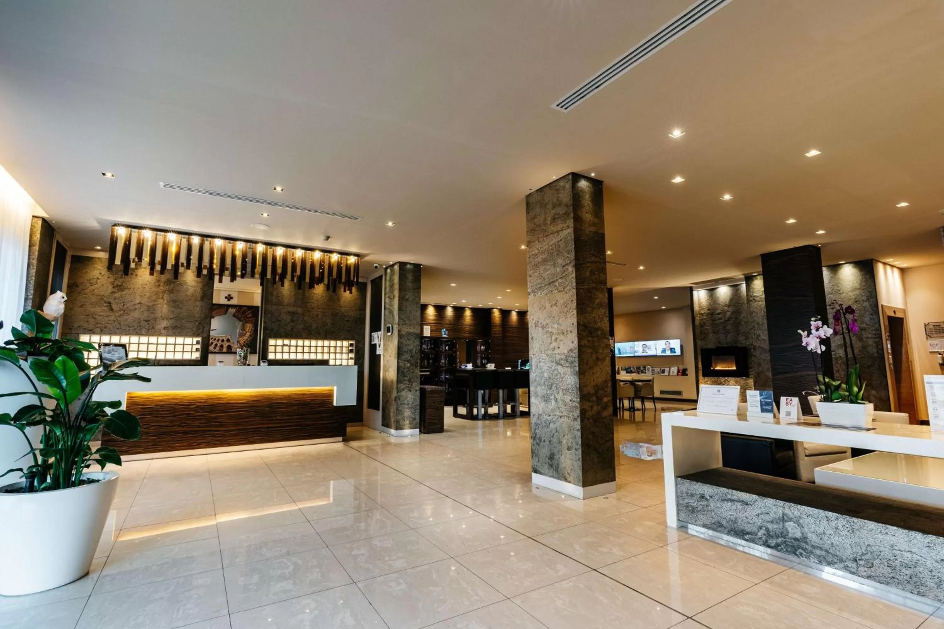 Lobby or reception in Best Western Hotel Tre Torri