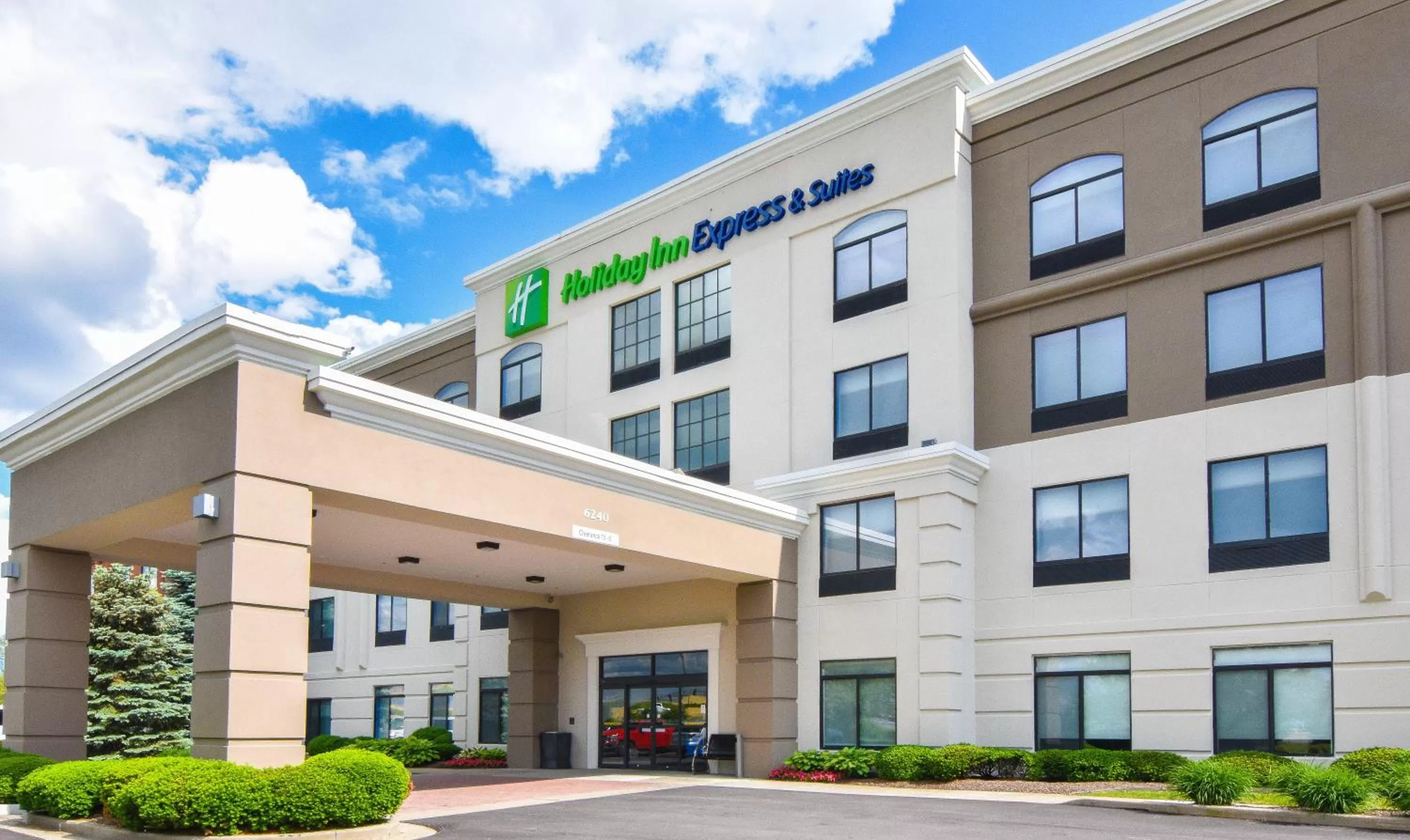 Property building in Holiday Inn Express & Suites - Indianapolis Northwest by IHG