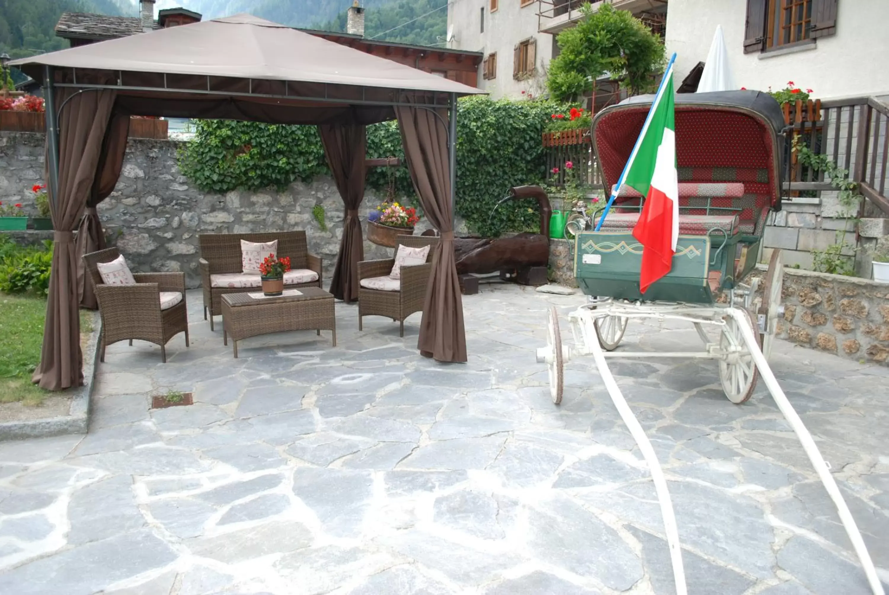 Facade/entrance in Hotel Des Glaciers