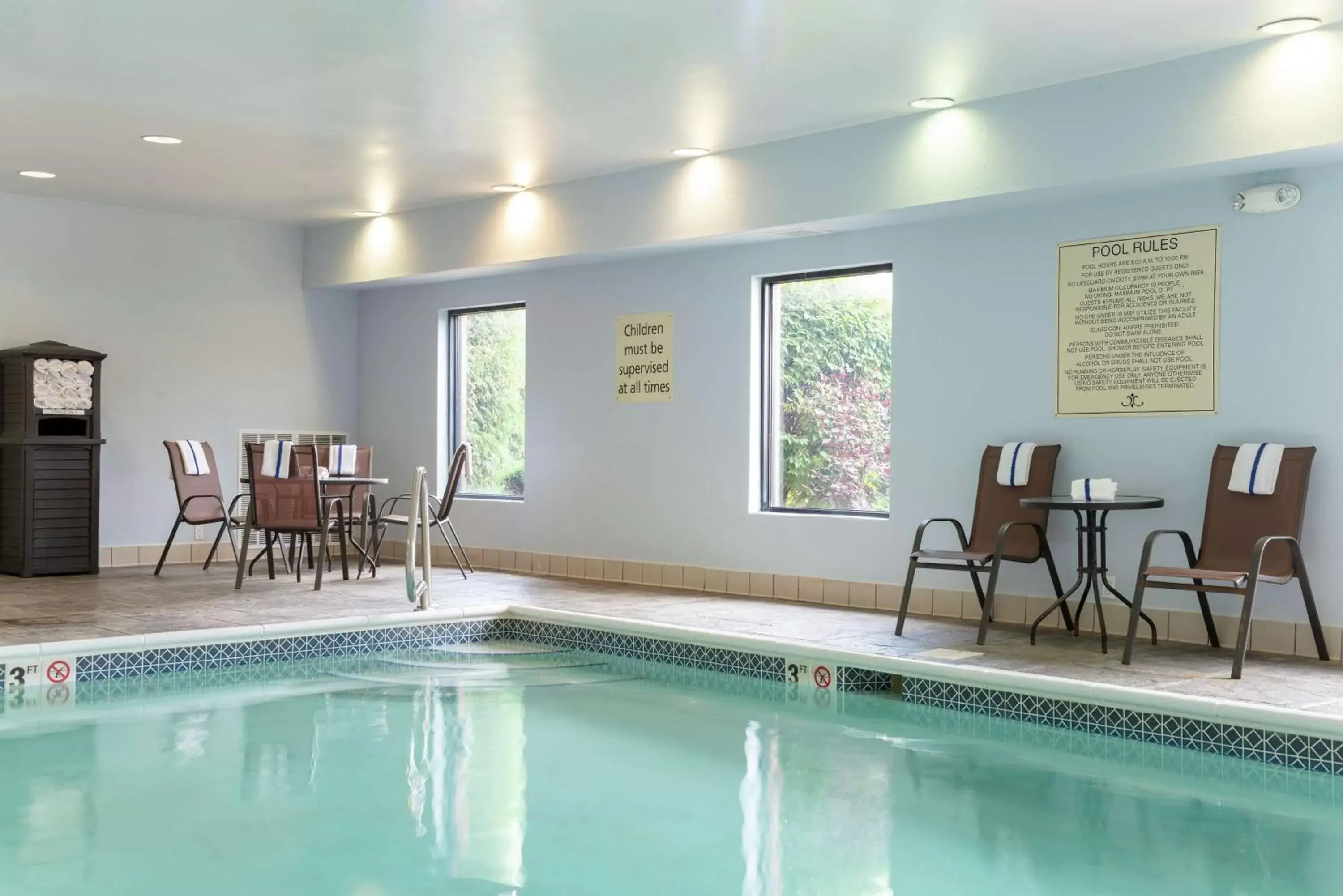 Swimming Pool in Hampton Inn Akron-South