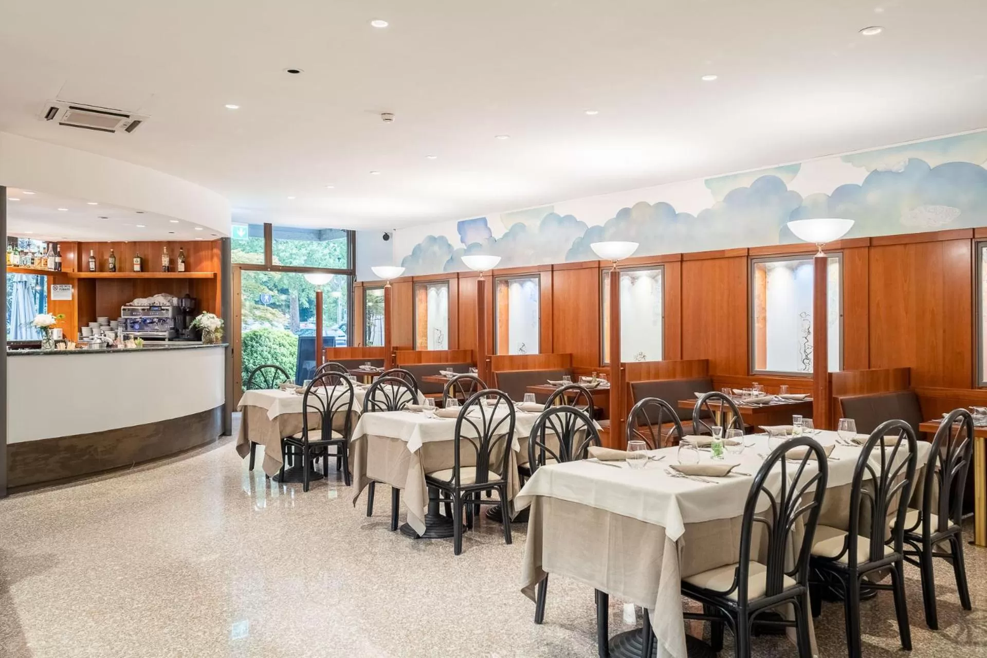 Restaurant/places to eat in SHG Hotel Bologna