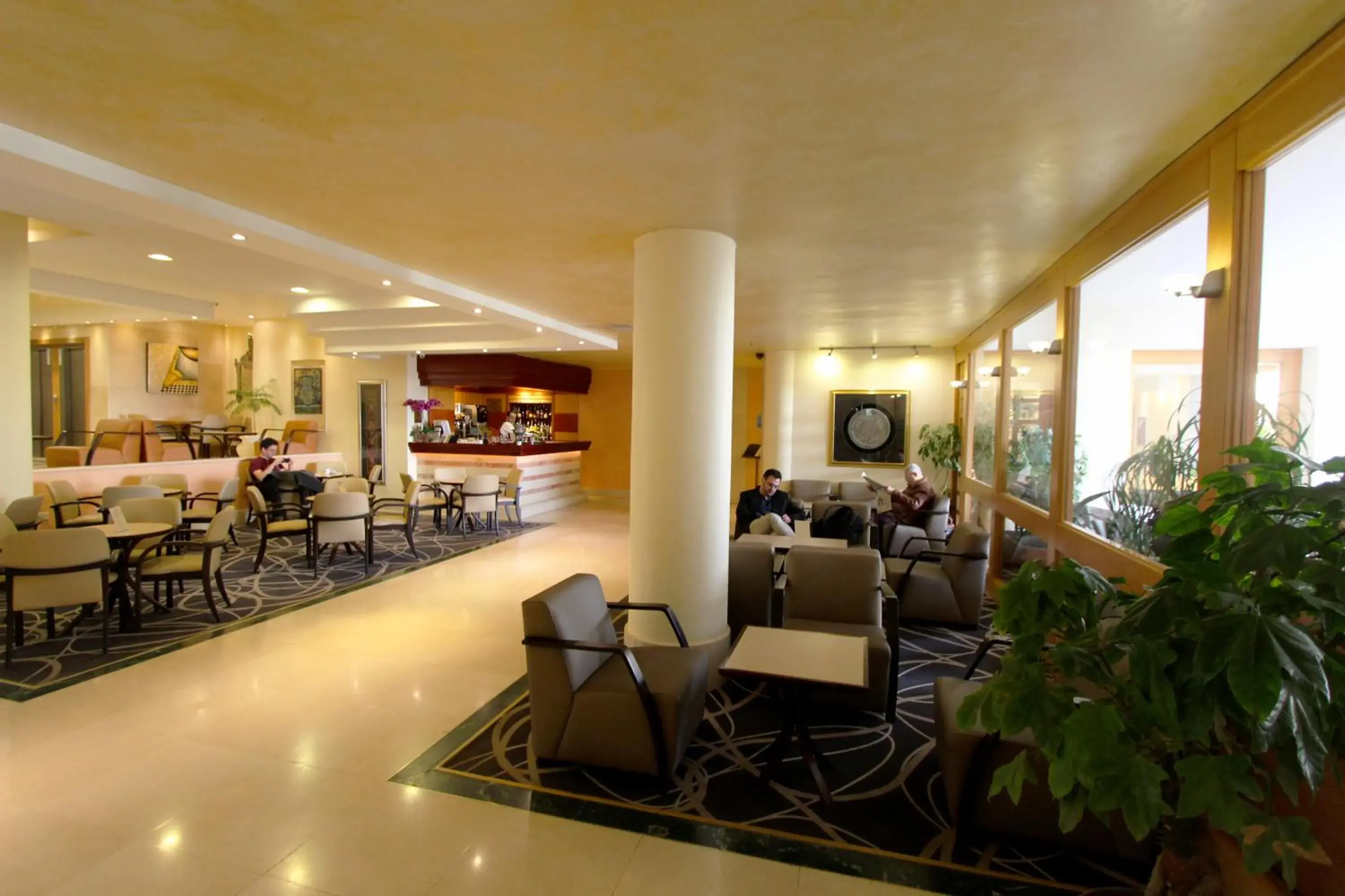 Lobby or reception, Restaurant/Places to Eat in Ambassador Hotel