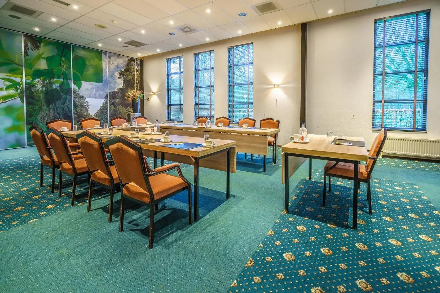 Meeting/conference room, Restaurant/Places to Eat in Golden Tulip Tjaarda Oranjewoud - Heerenveen