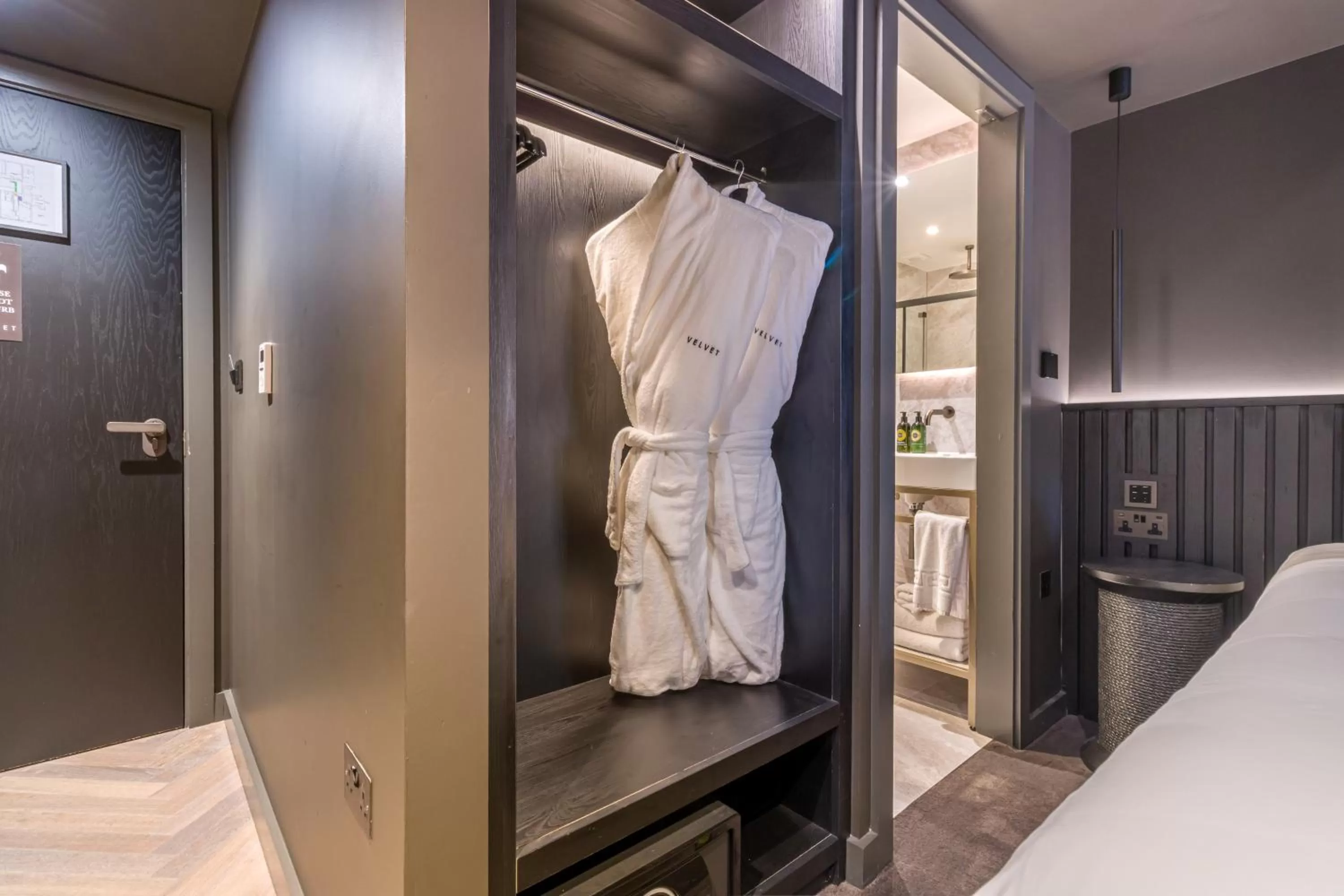 wardrobe, Bed in Velvet Hotel Manchester, WorldHotels Crafted