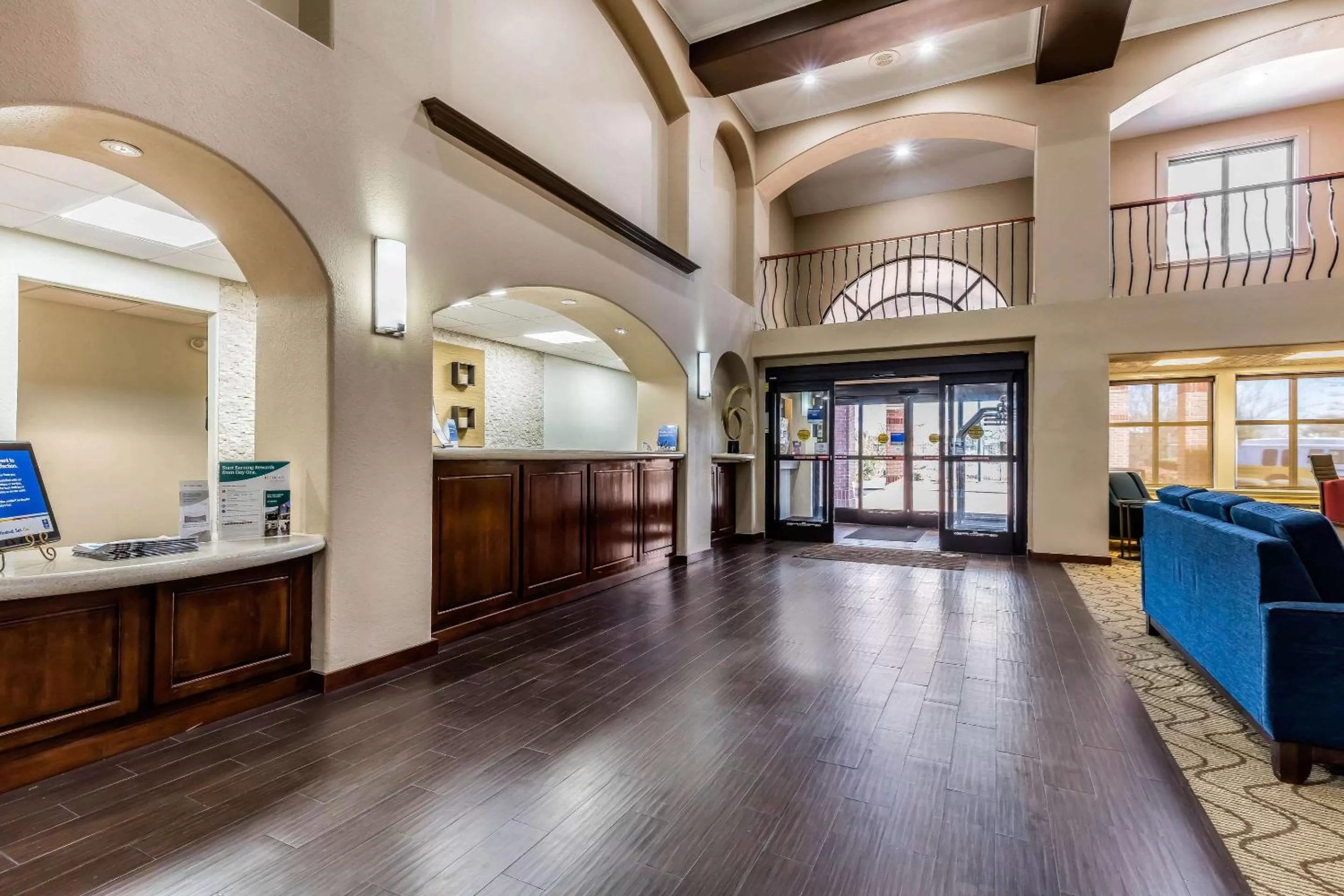 Lobby or reception in Comfort Inn & Suites Airport-American Way