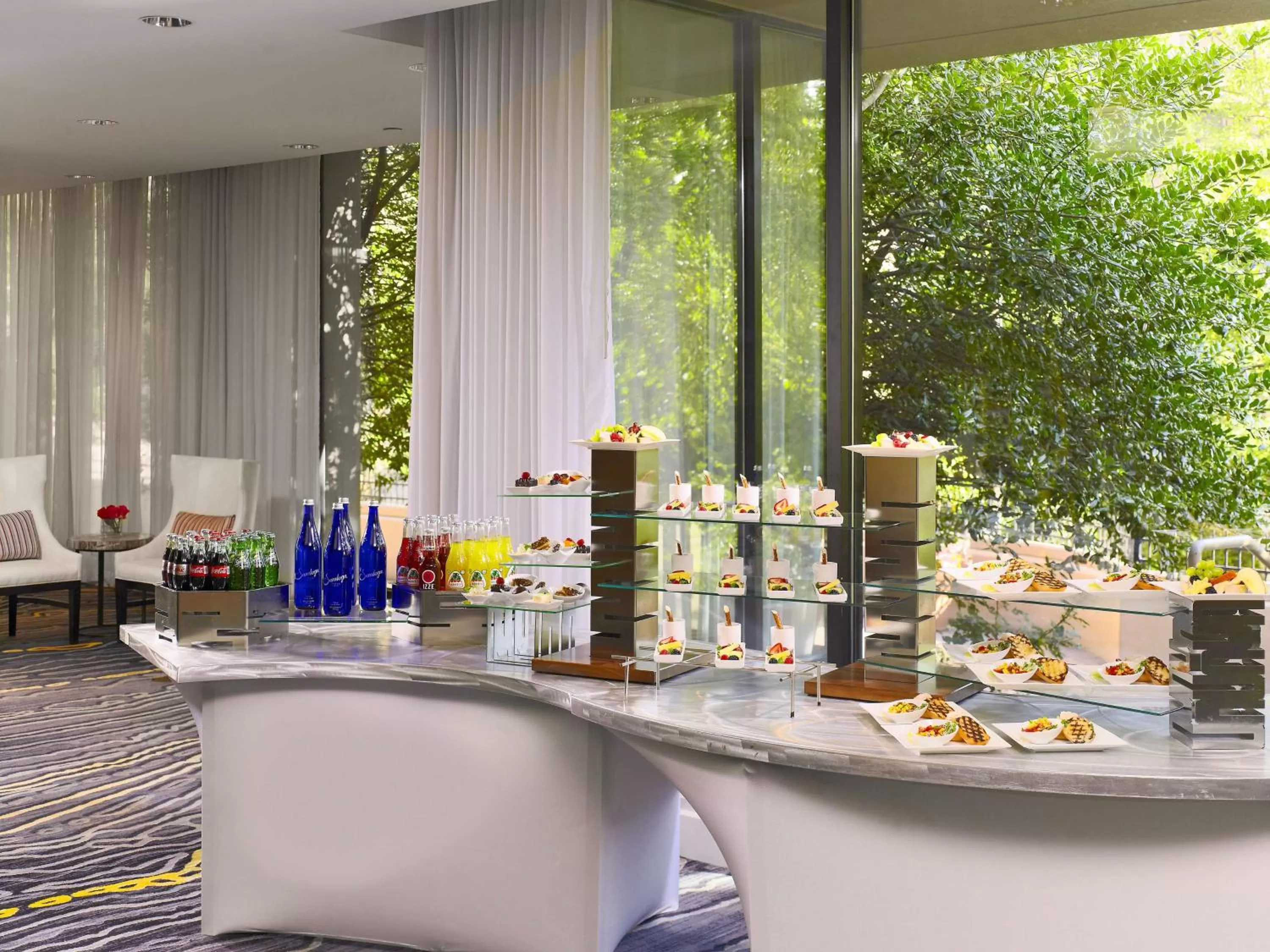 Restaurant/places to eat in Sonesta Hotel Gwinnett Place Atlanta