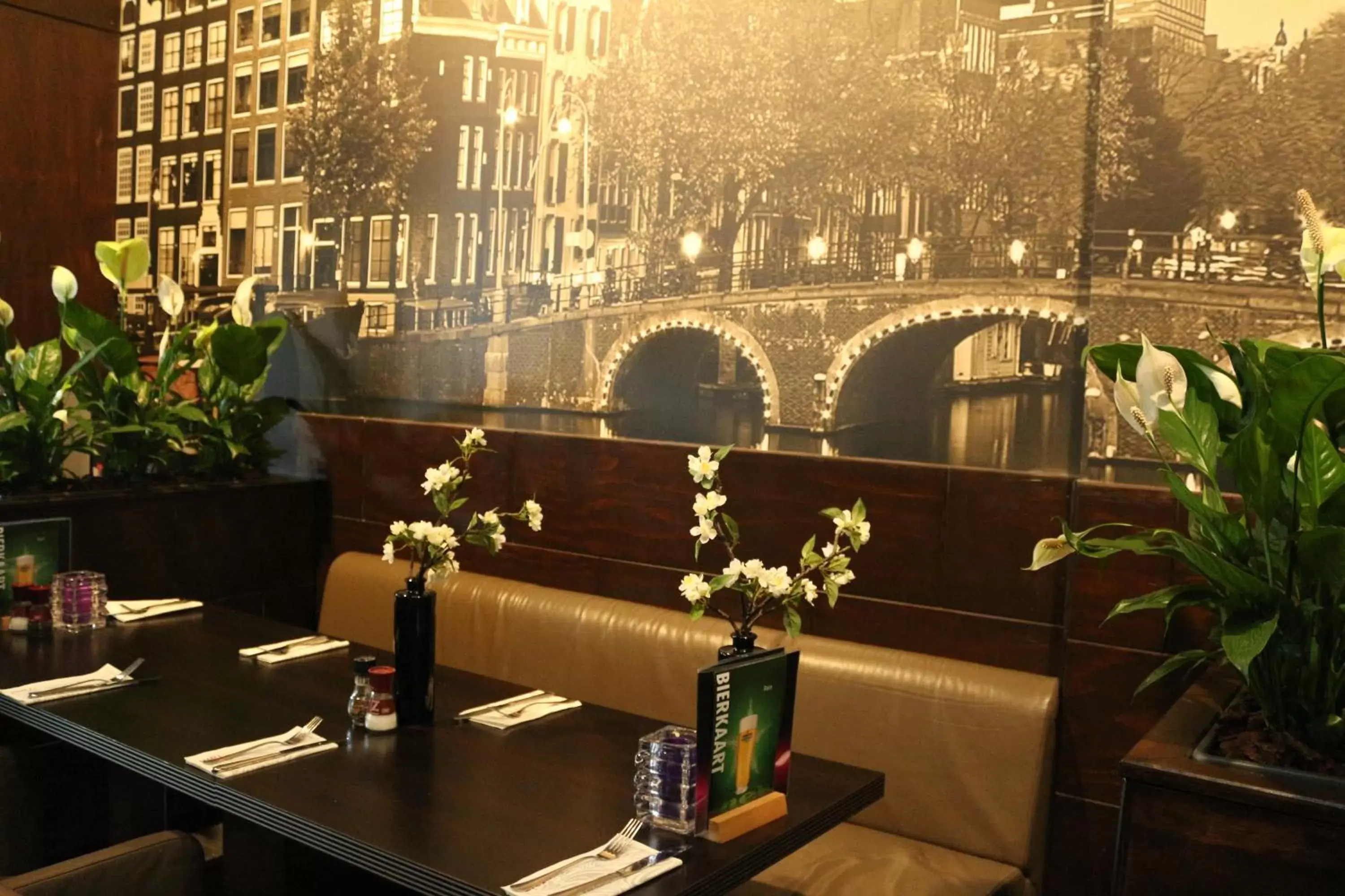 Restaurant/places to eat in Royal Amsterdam Hotel