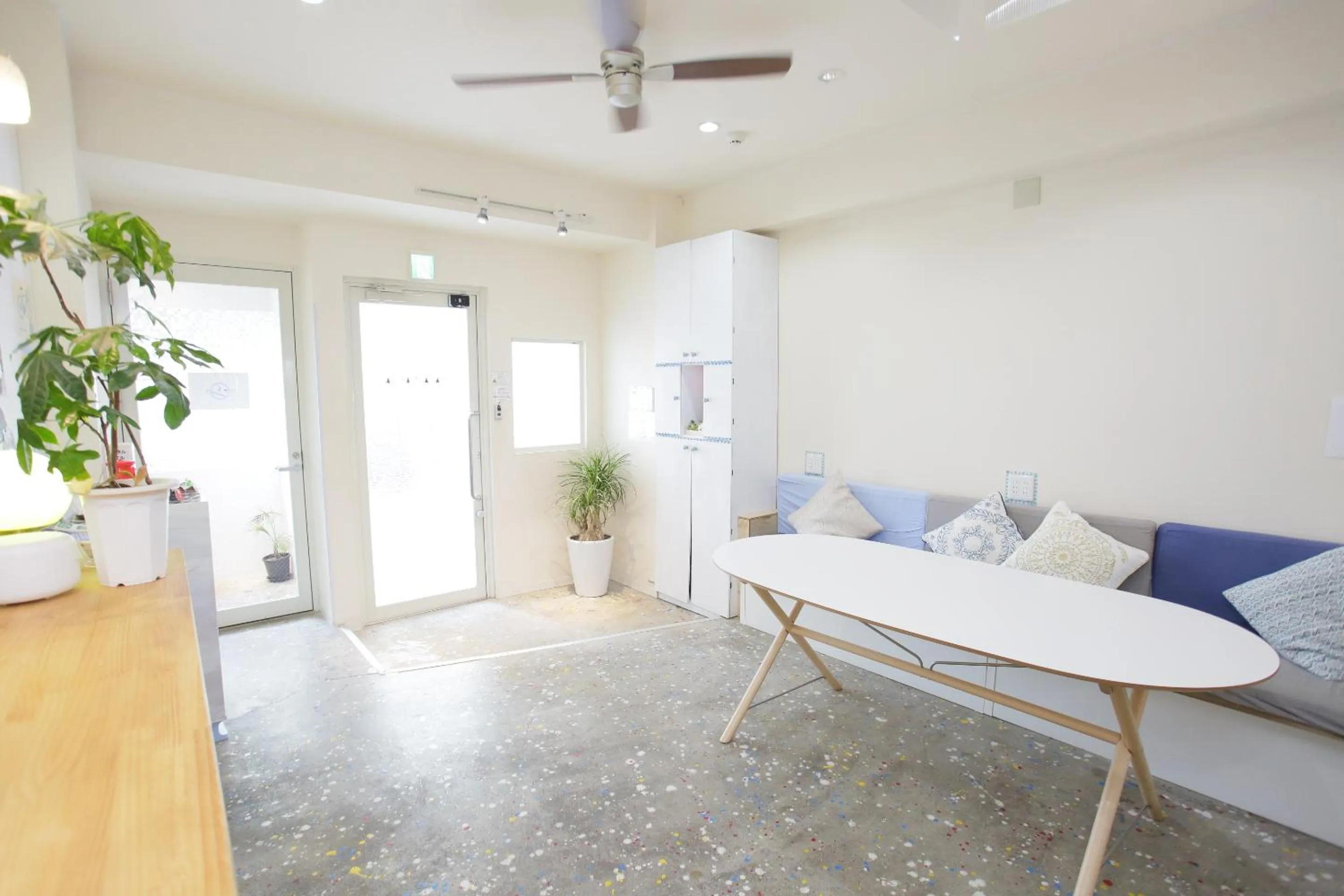 Communal lounge/ TV room in Casa Blanca Guesthouse