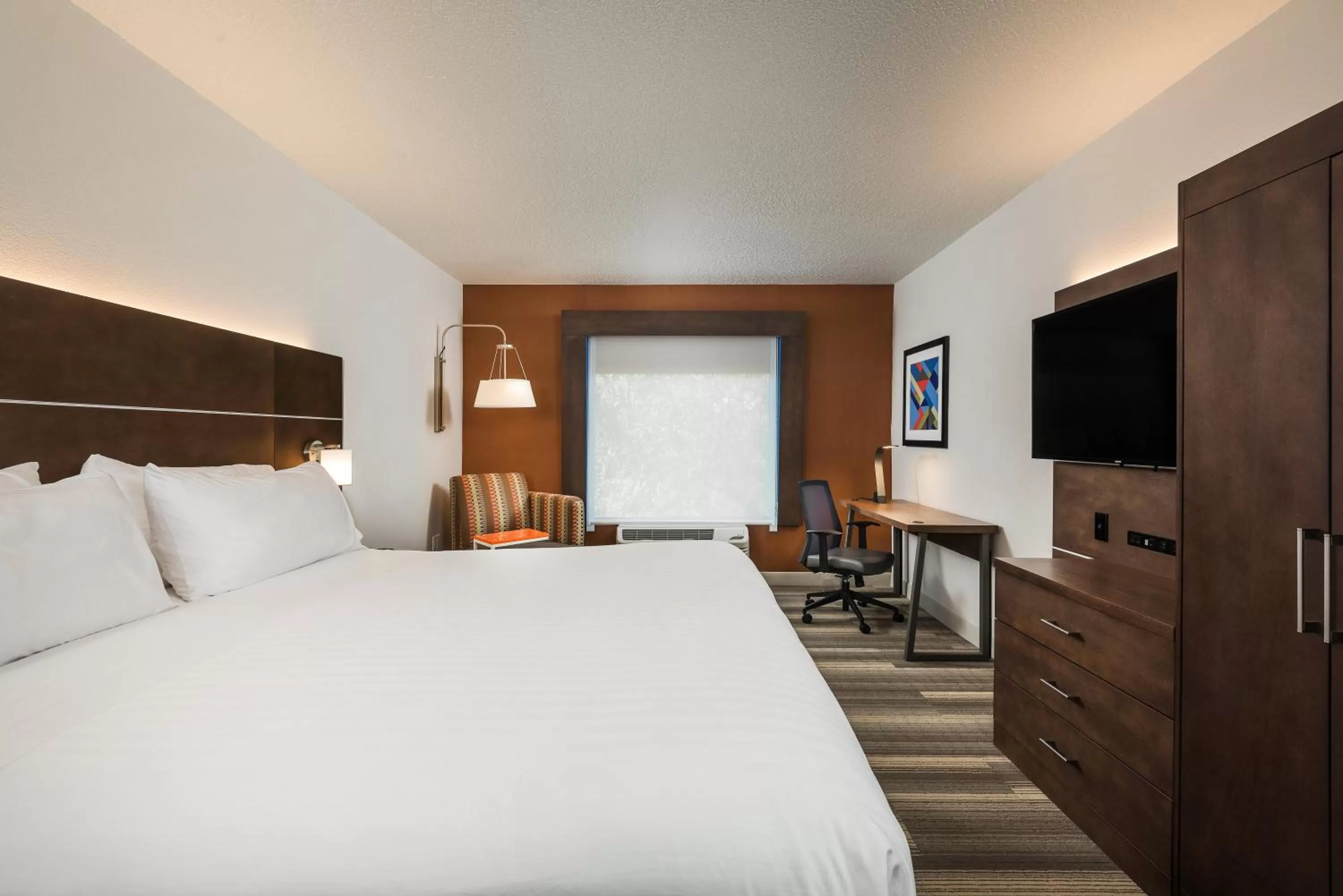 Photo of the whole room, Bed in Holiday Inn Express Hotel & Suites Bartow by IHG