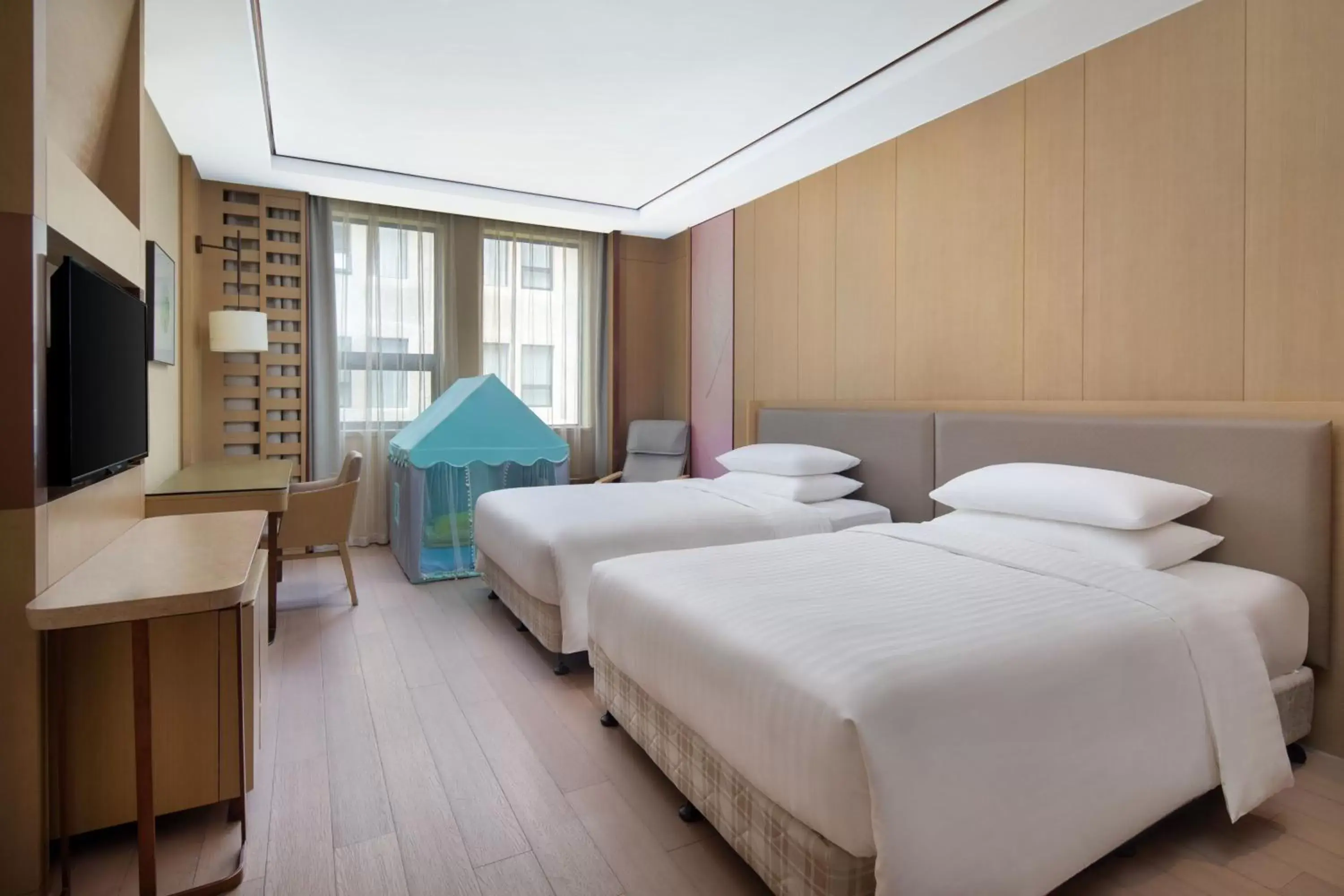 Photo of the whole room, Bed in Courtyard by Marriott Shanghai International Tourism and Resorts Zone