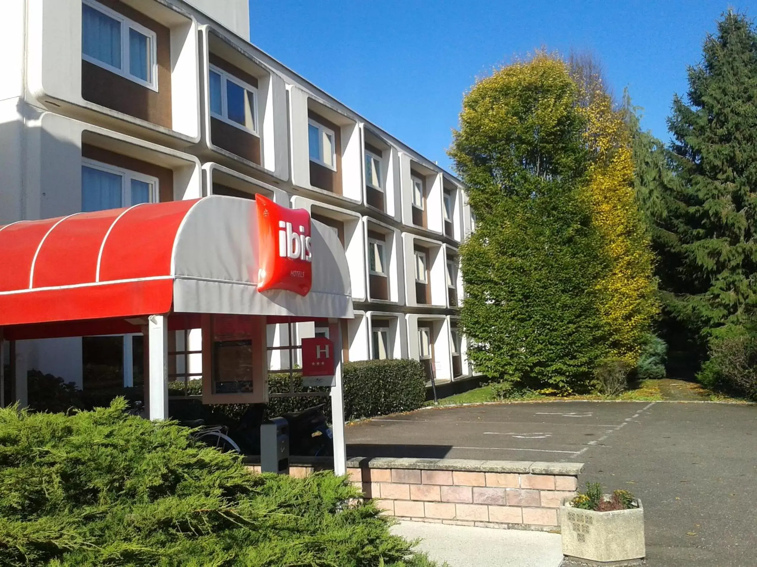 Facade/entrance, Property Building in ibis Belfort Danjoutin