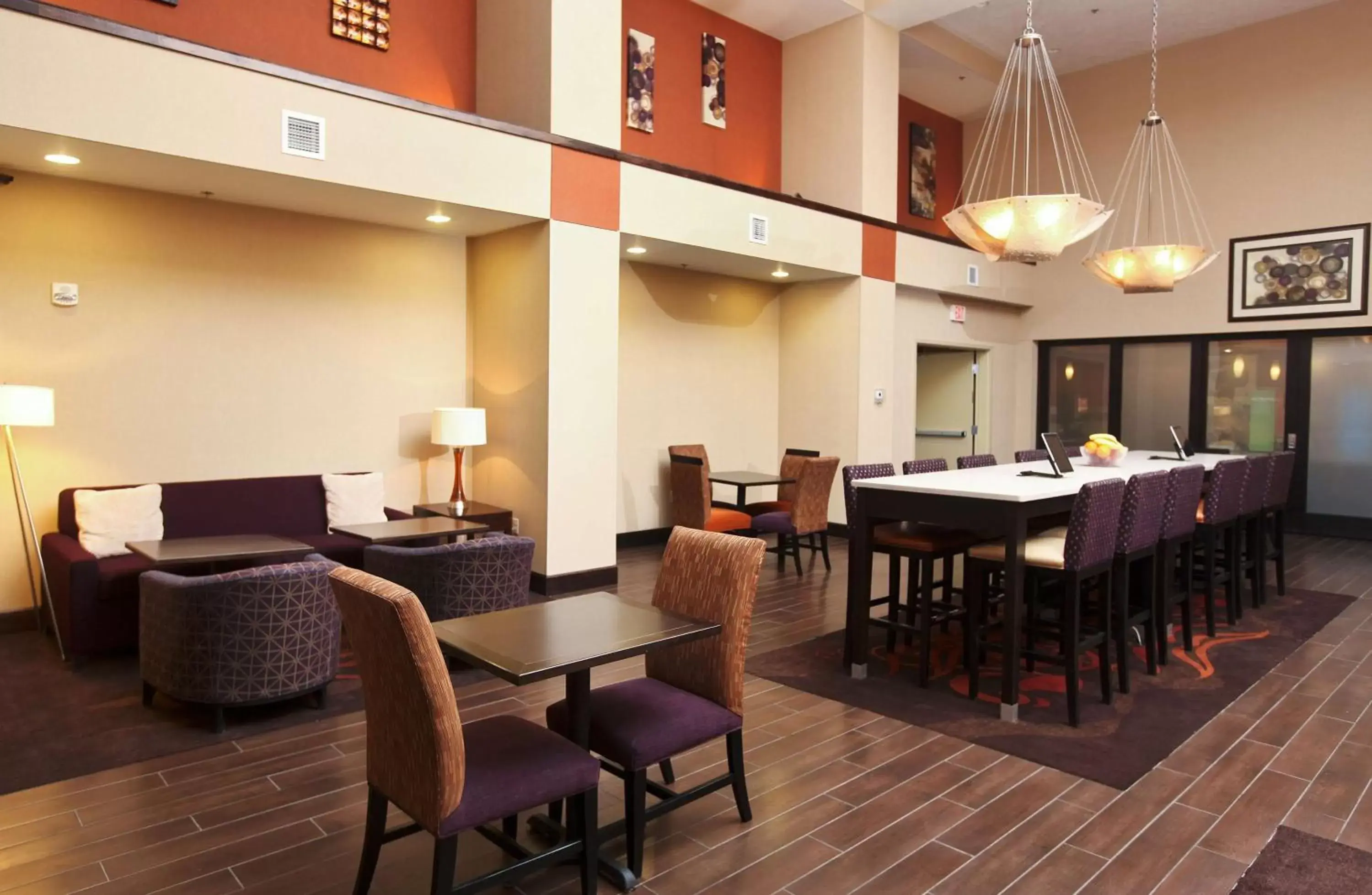 Lobby or reception, Restaurant/Places to Eat in Hampton Inn & Suites Fargo Medical Center