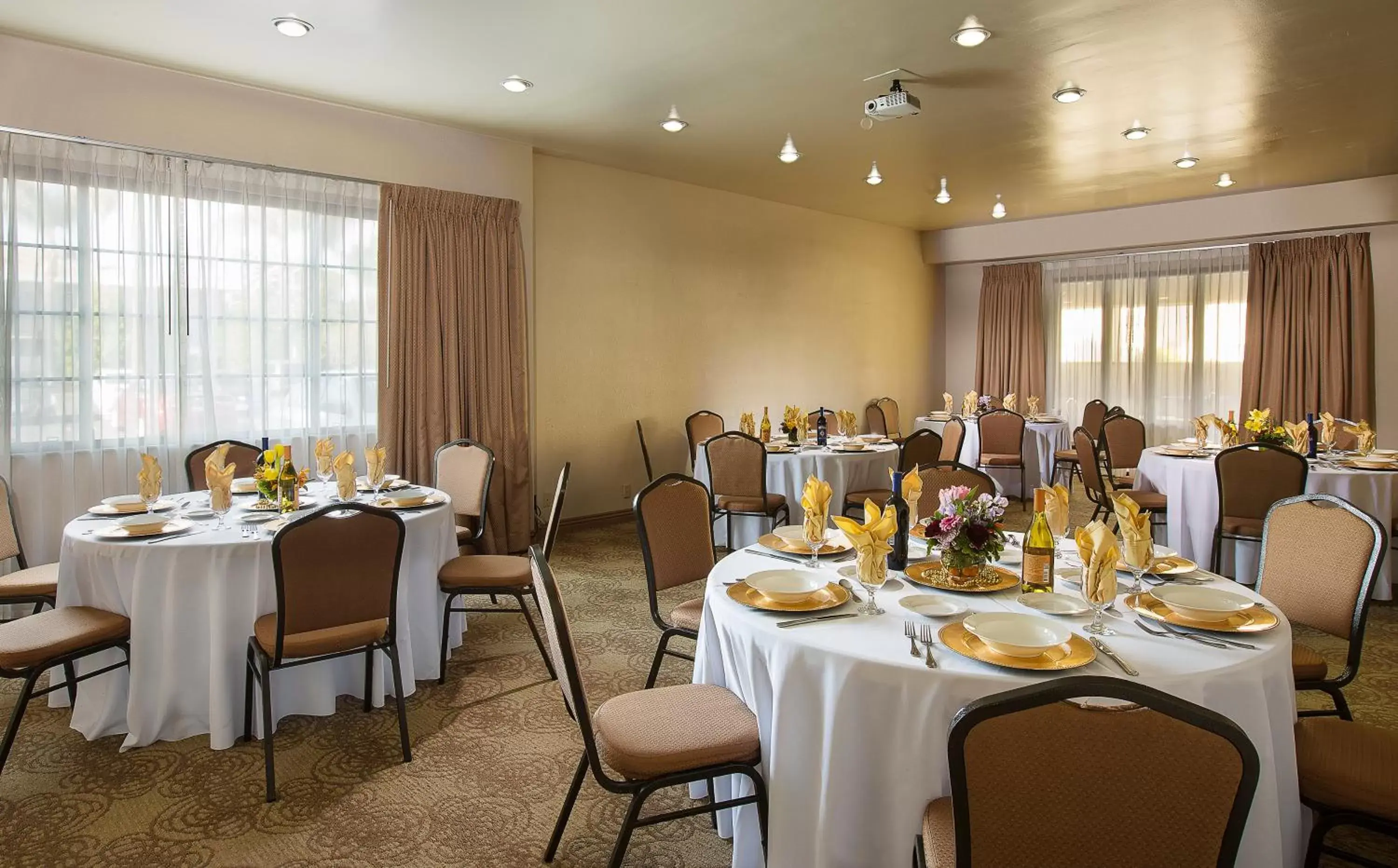 Banquet/Function facilities, Restaurant/Places to Eat in Coast Anabelle Hotel