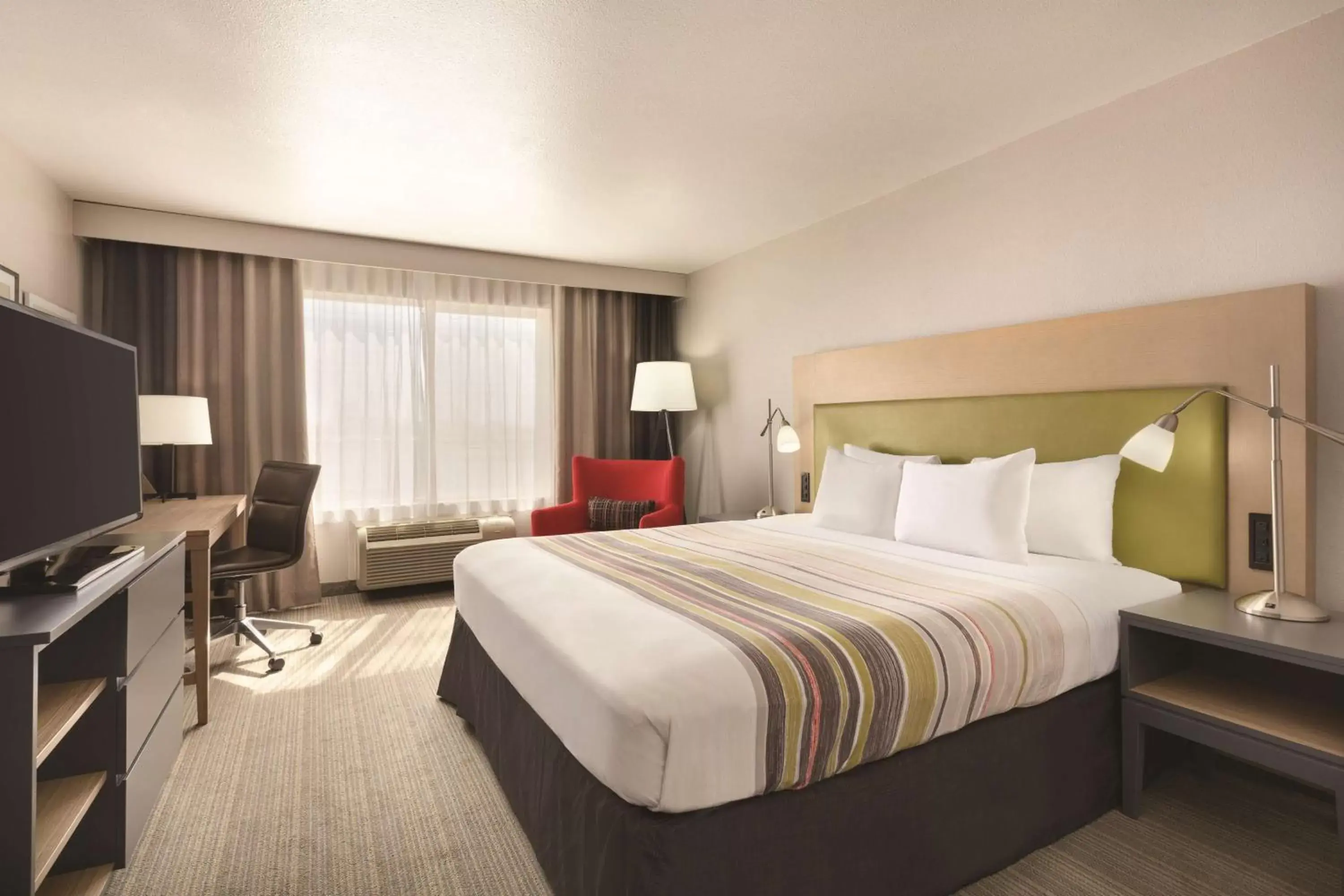 Photo of the whole room, Bed in Country Inn & Suites by Radisson, Fresno North, CA