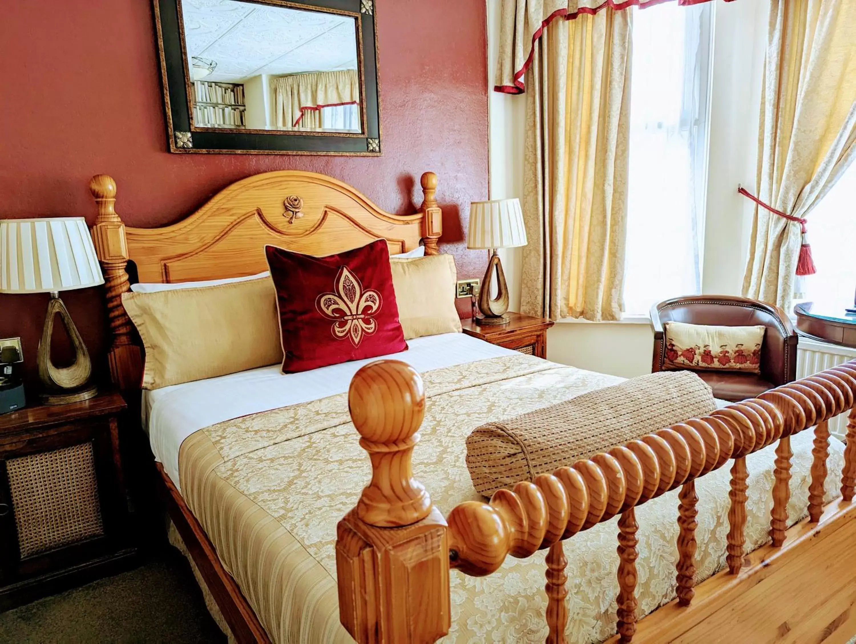 Bed in Brookside Hotel & Restaurant