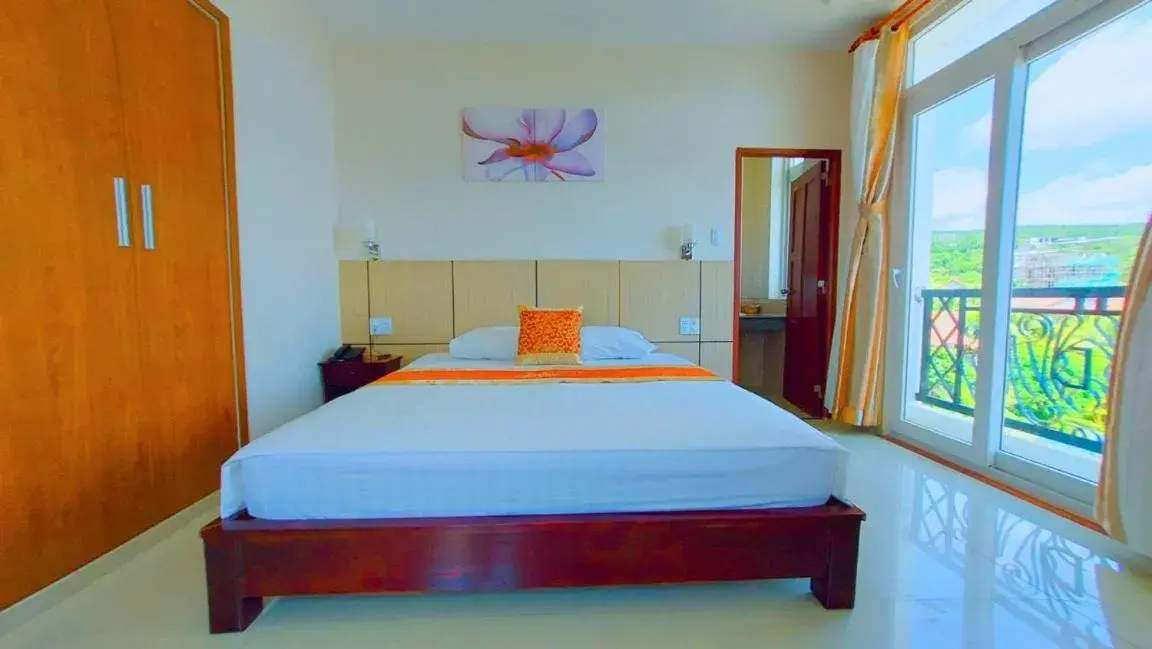 Bed in Victoria Phu Quoc Hotel