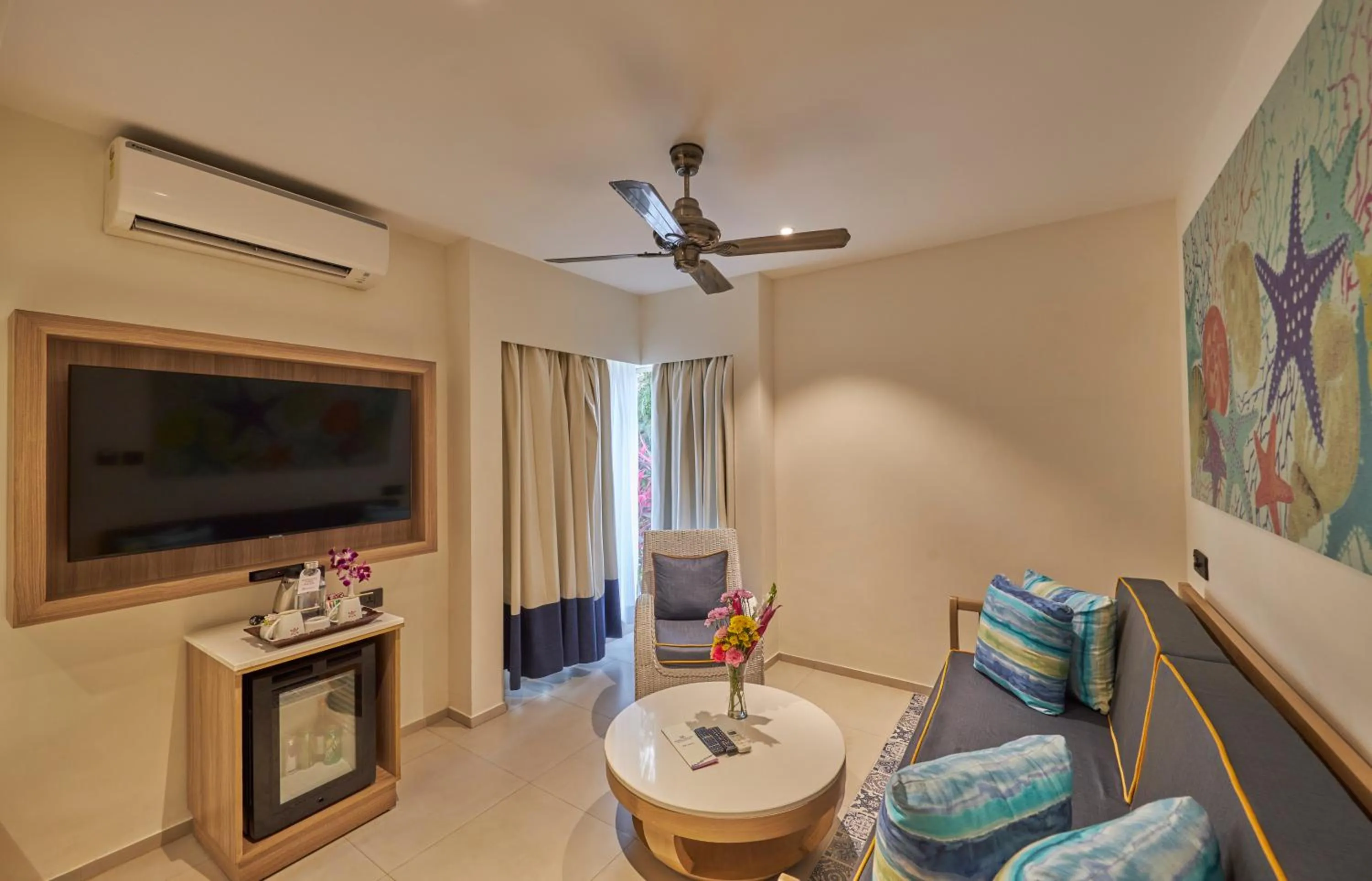 Living room in Royal Orchid Beach Resort & Spa, Utorda Beach Goa