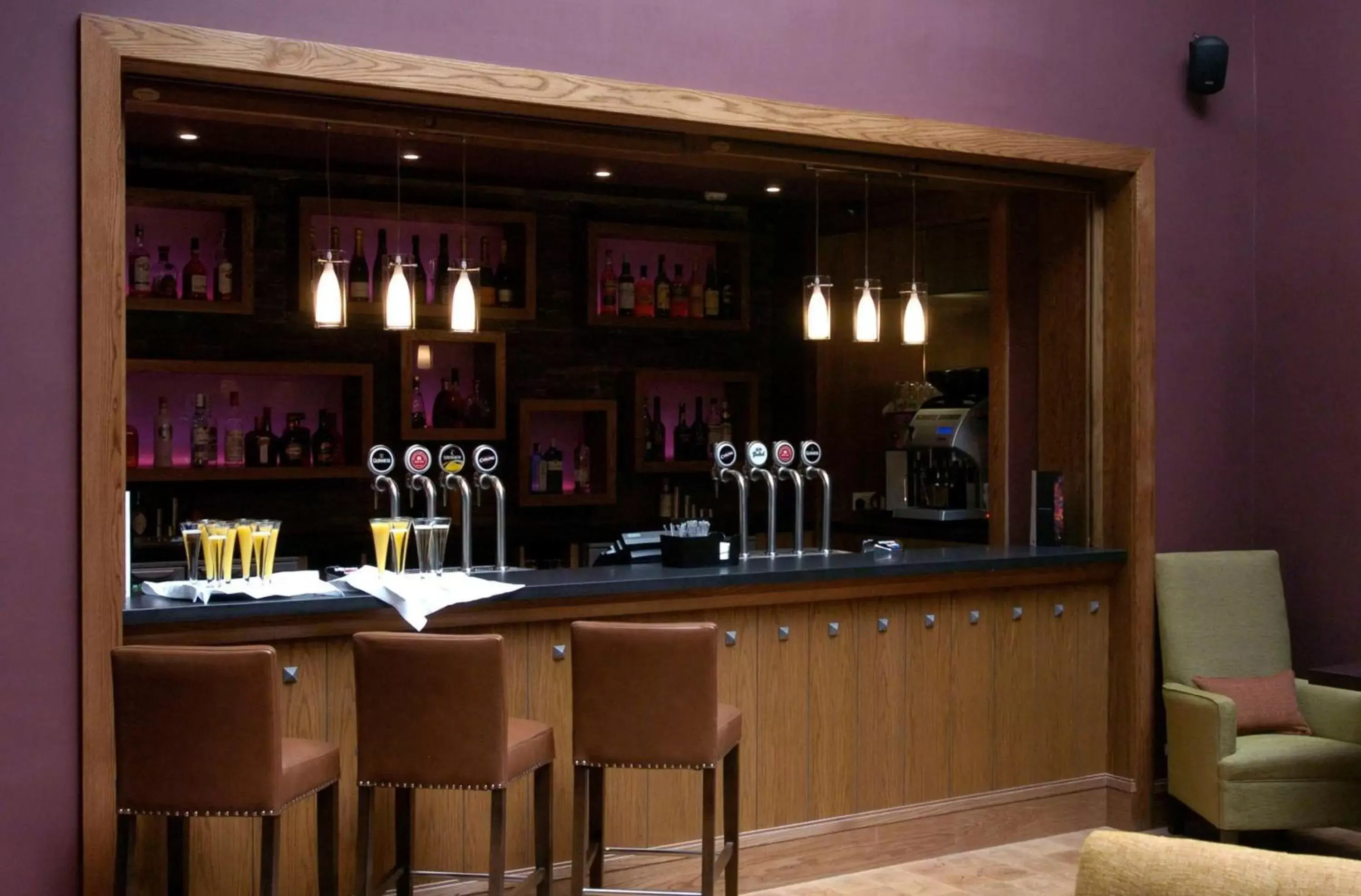 Dining area, Lounge/Bar in Doubletree By Hilton Glasgow Westerwood Spa & Golf Resort