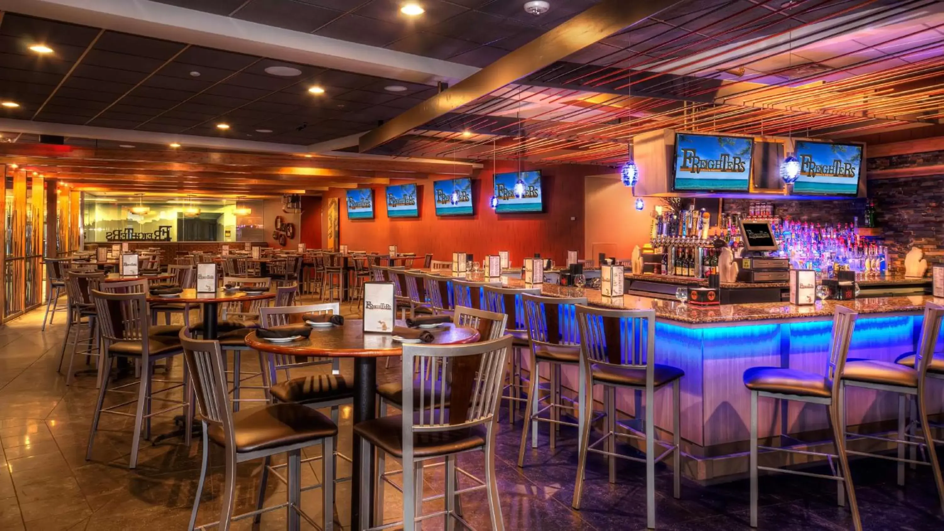 Lounge or bar, Restaurant/Places to Eat in DoubleTree by Hilton Port Huron