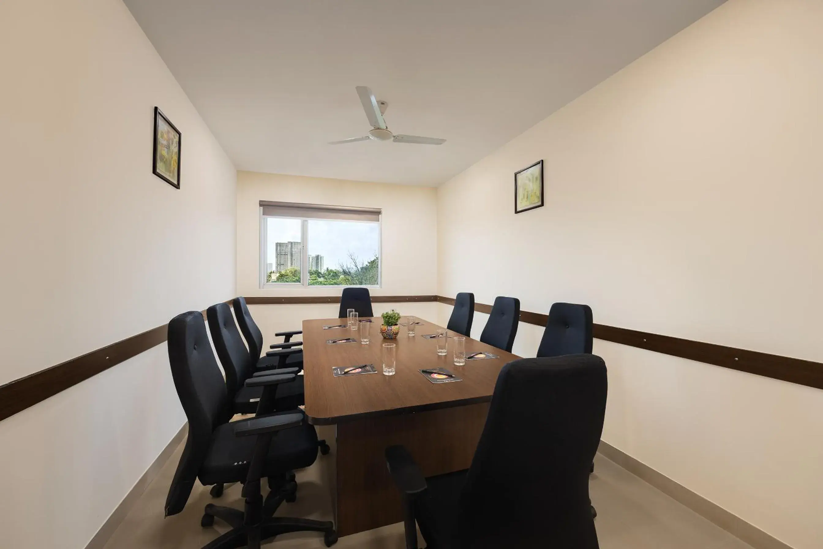 Meeting/conference room in Ginger Mumbai Andheri (MIDC)