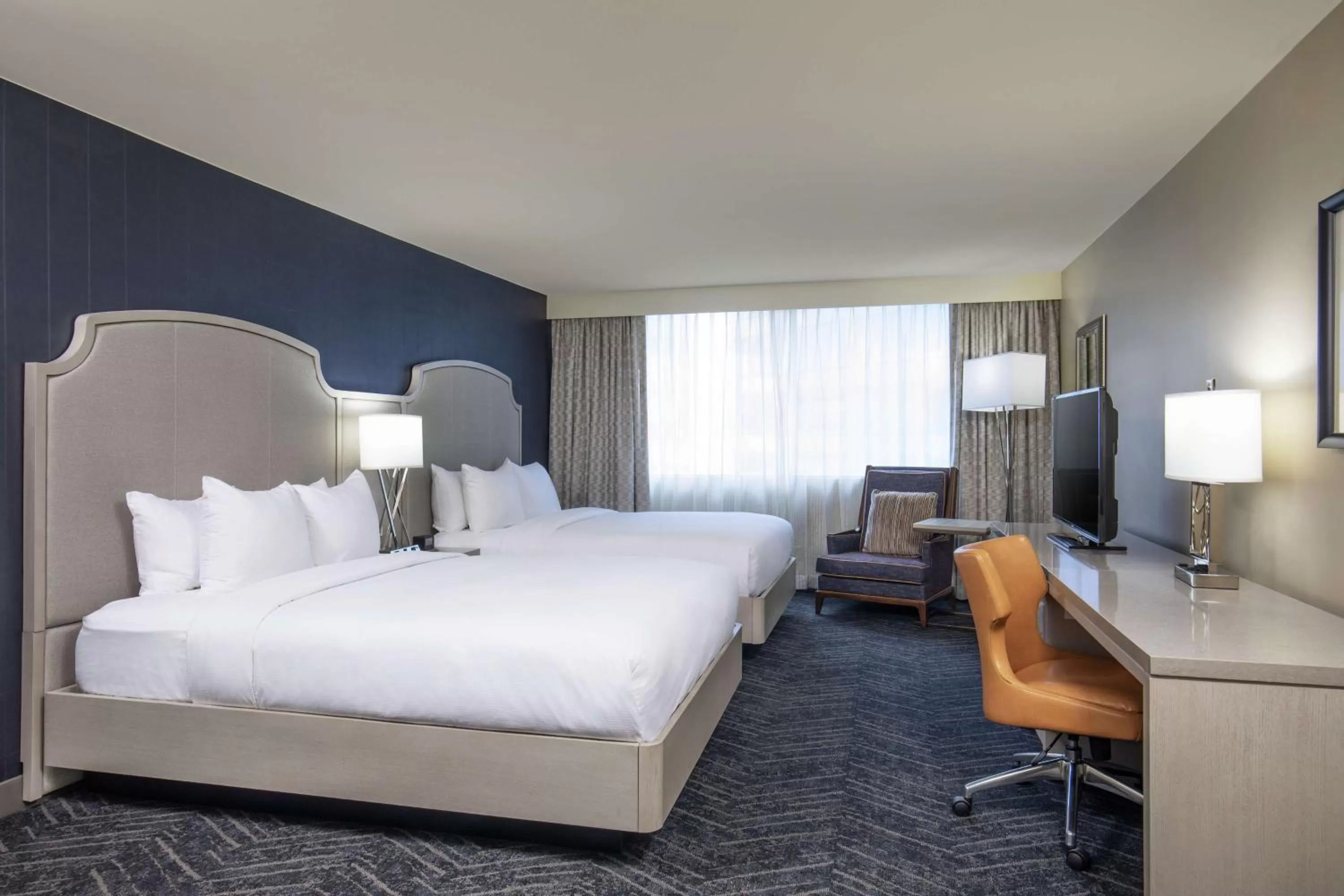 Photo of the whole room, Bed in DoubleTree by Hilton Hotel Nashville Downtown