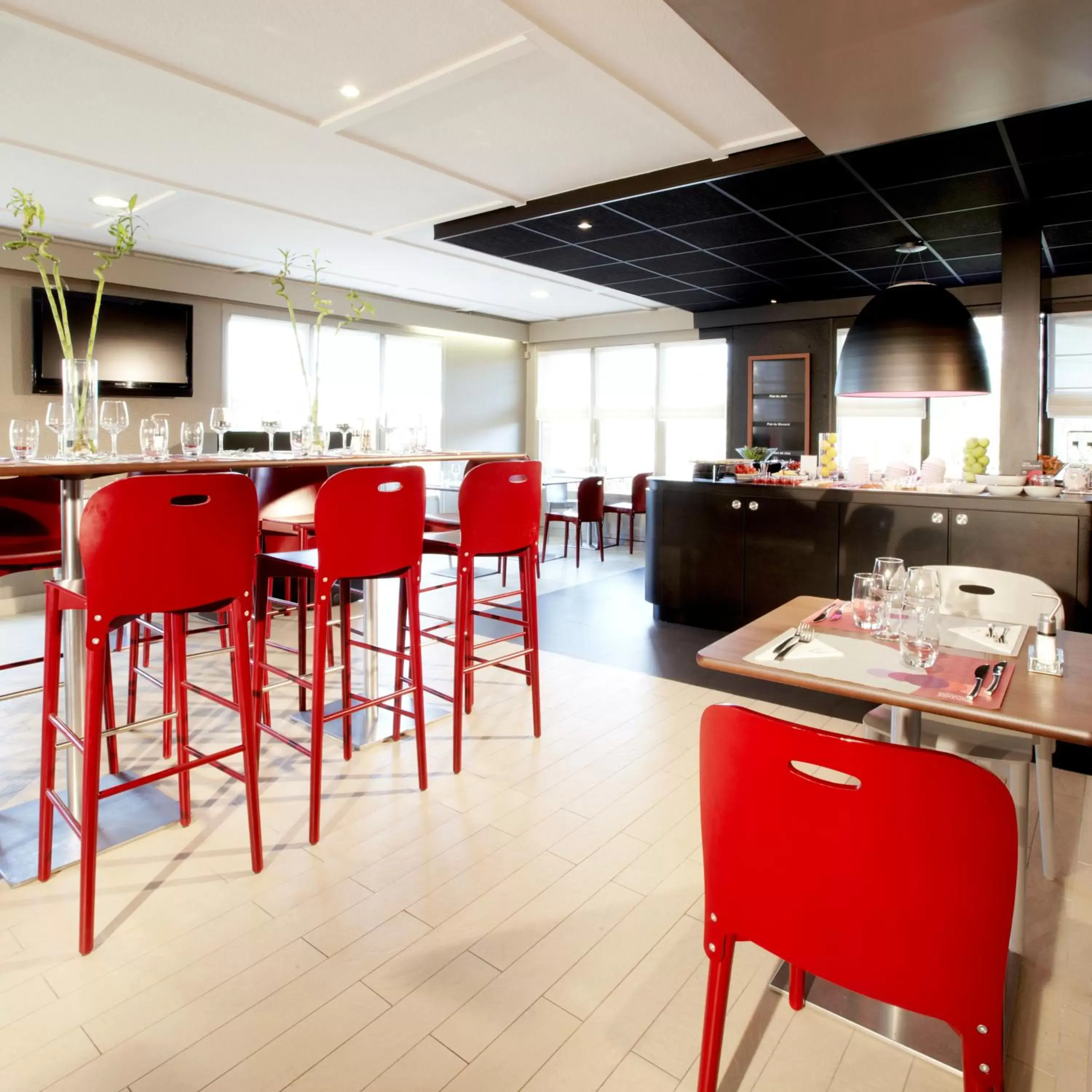 Restaurant/places to eat in Campanile Rouen Nord - Mont-Saint-Aignan Restaurant/places to eat in Campanile Rouen Nord - Mont-Saint-Aignan