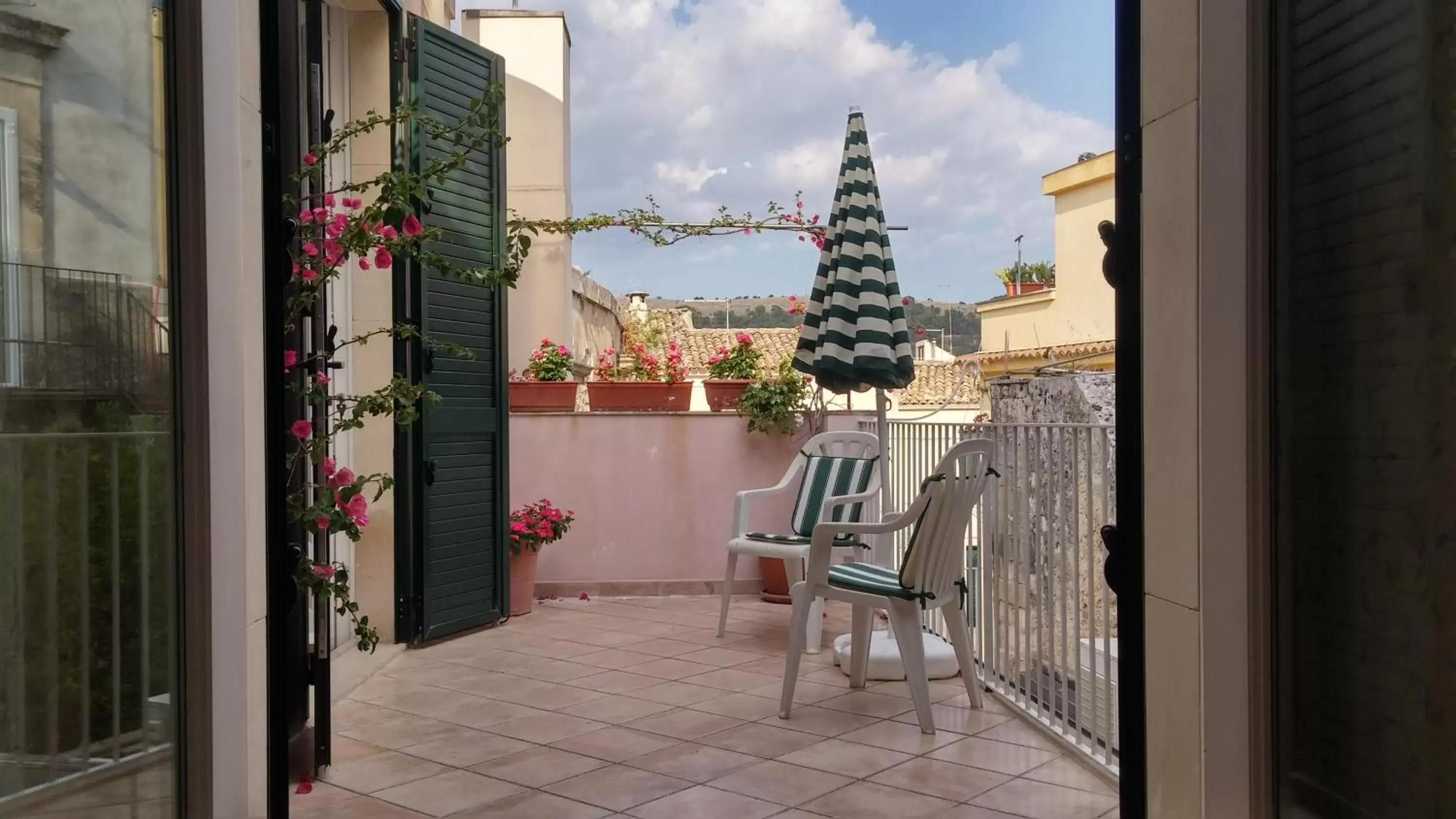 Balcony/Terrace in B&B Loft Famiglia Arezzo