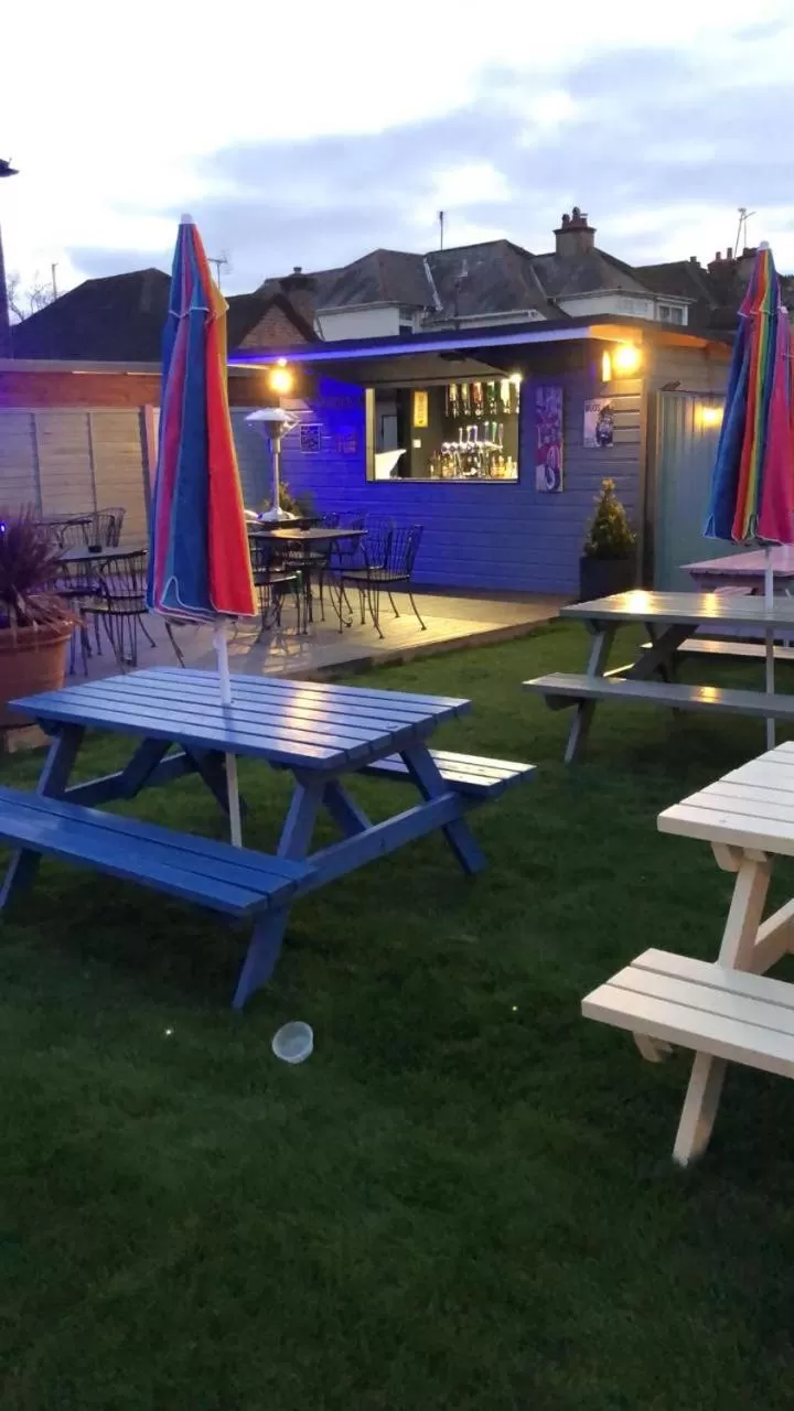 Property Building in The Holroyd Arms