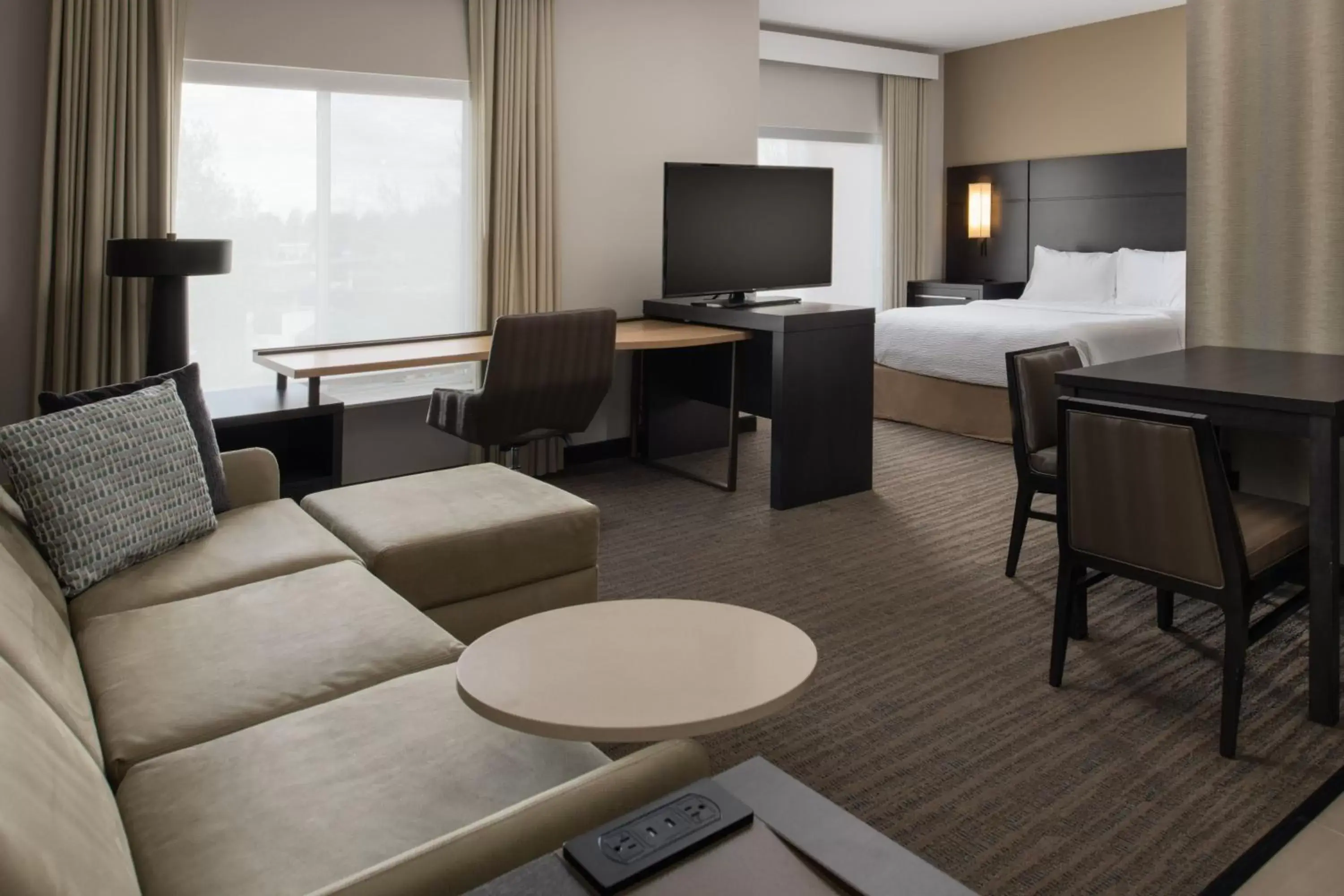 Photo of the whole room, Seating Area in Residence Inn by Marriott Portland Vancouver