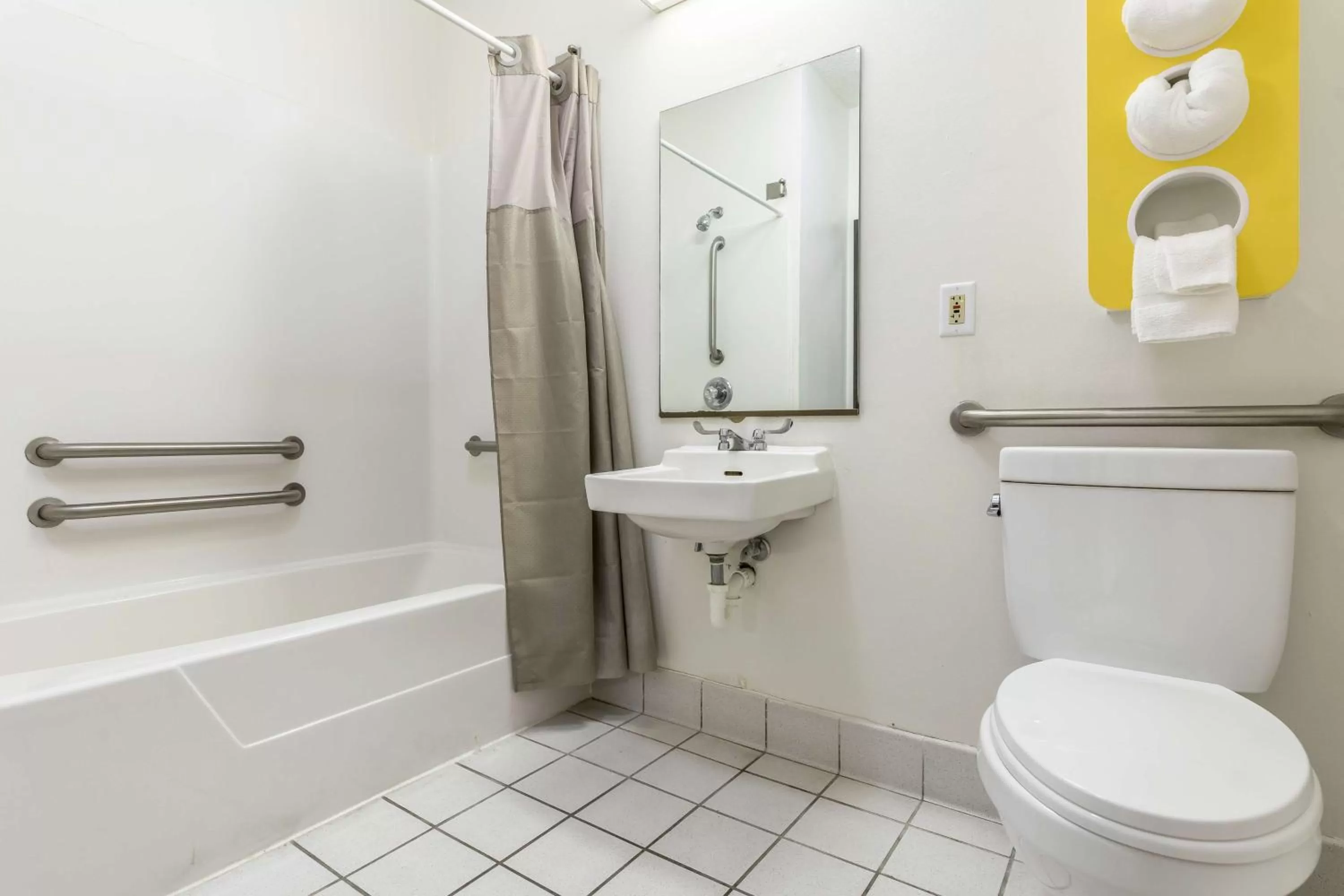 Bathroom in Motel 6-Indianapolis, IN - Southport