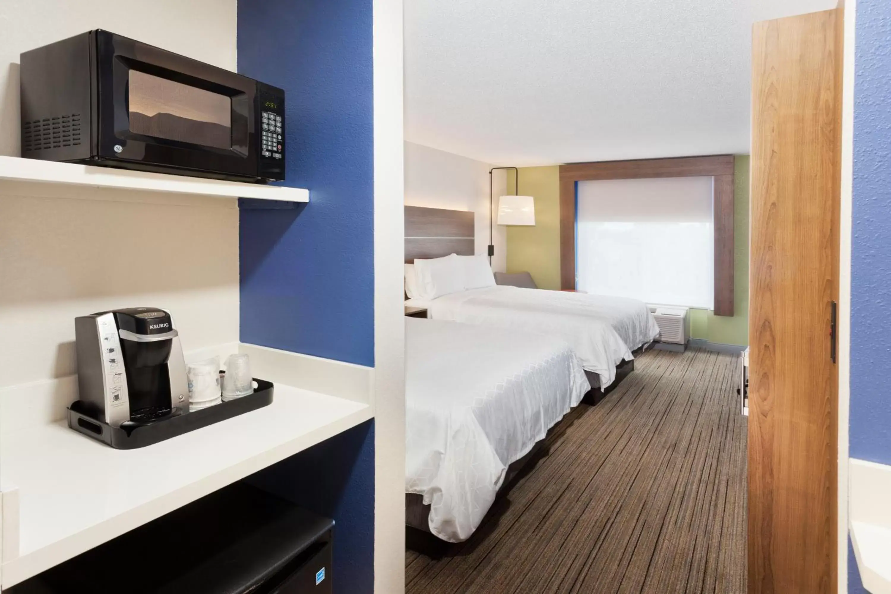 Coffee/tea facilities in Holiday Inn Express Hotel & Suites Dothan North, an IHG Hotel