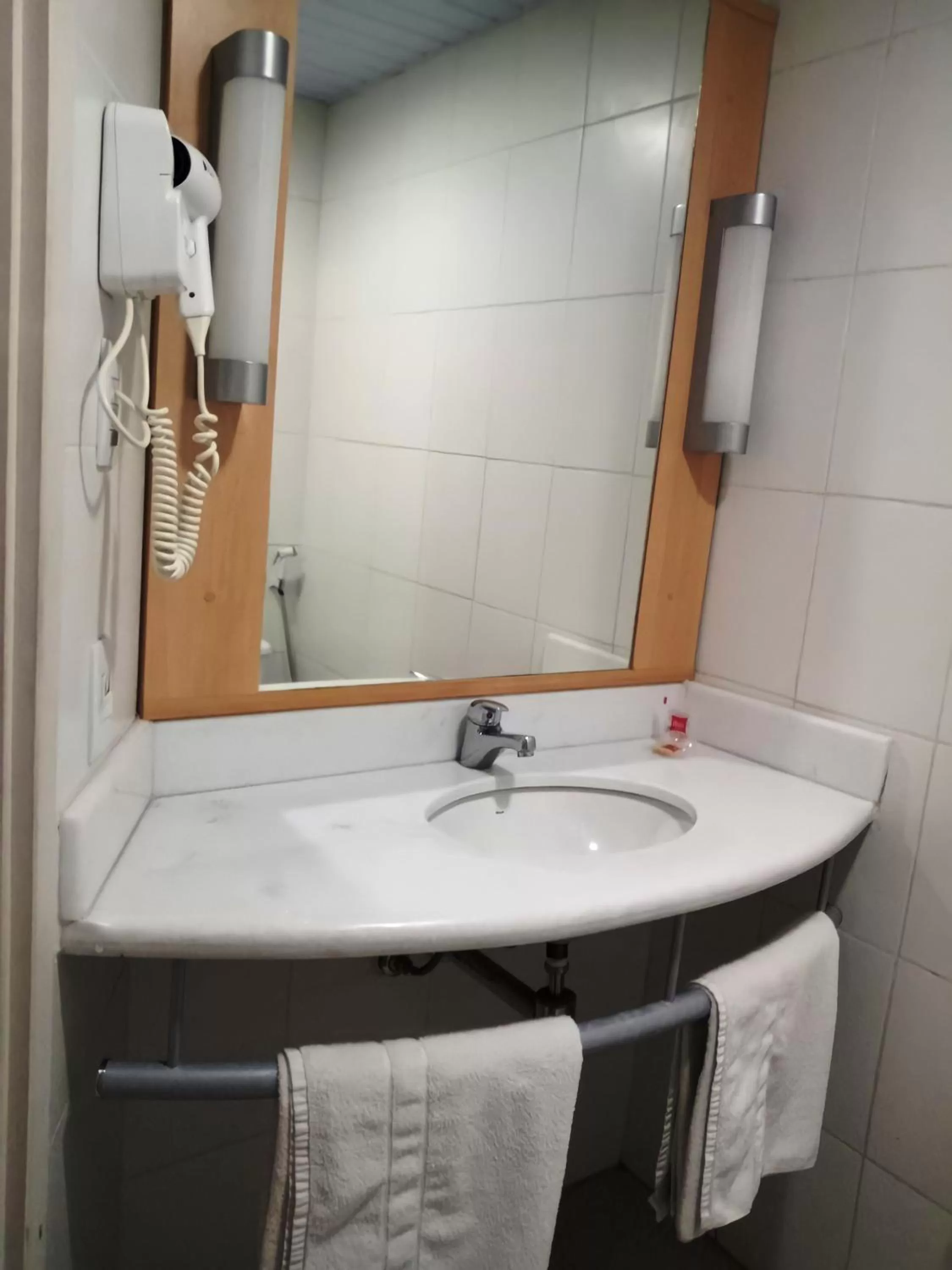 Bathroom in Ibis Sertaozinho