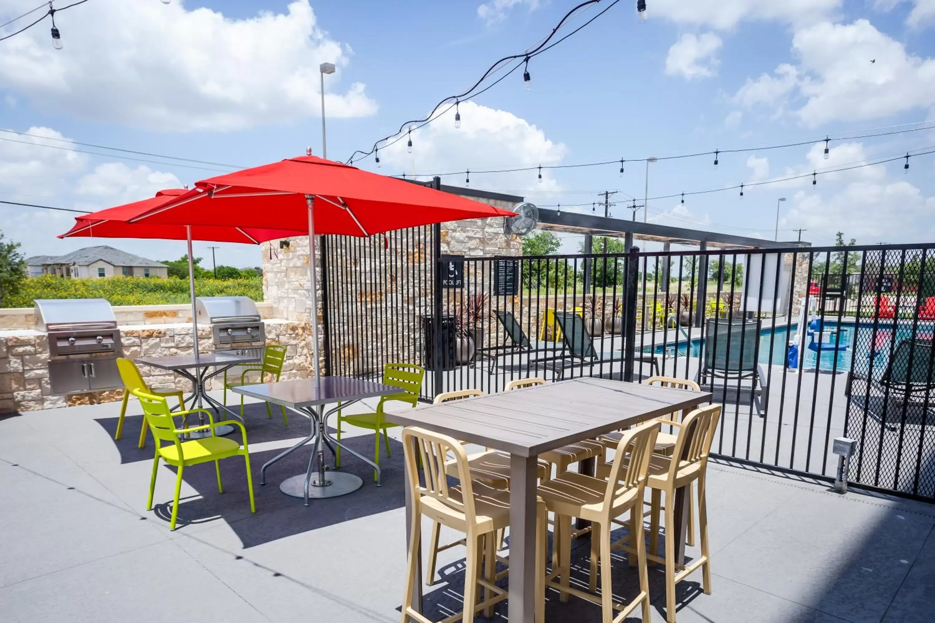 Patio, Restaurant/Places to Eat in Tru by Hilton Pflugerville, TX