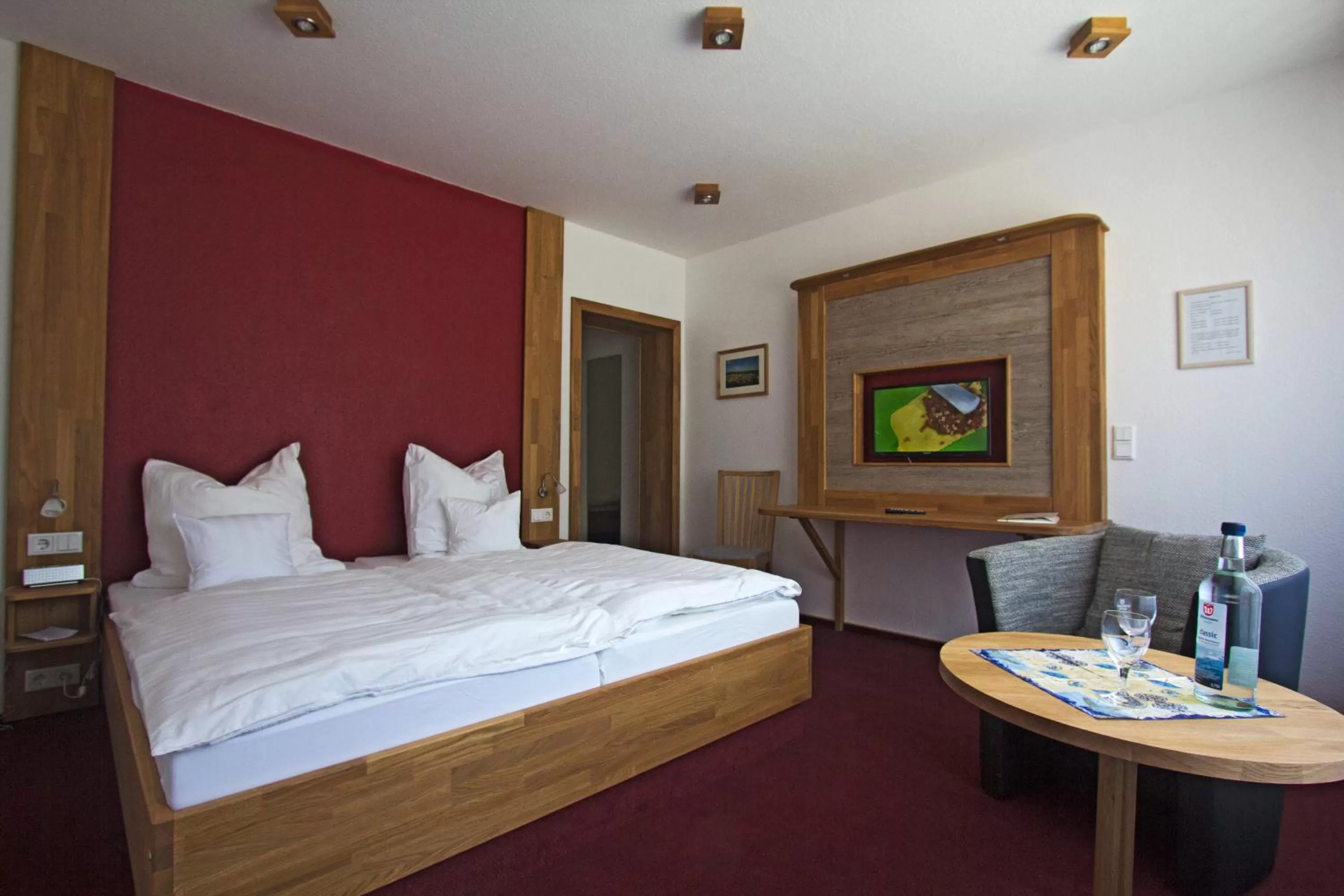 Photo of the whole room, Bed in Gasthof Lafrenz