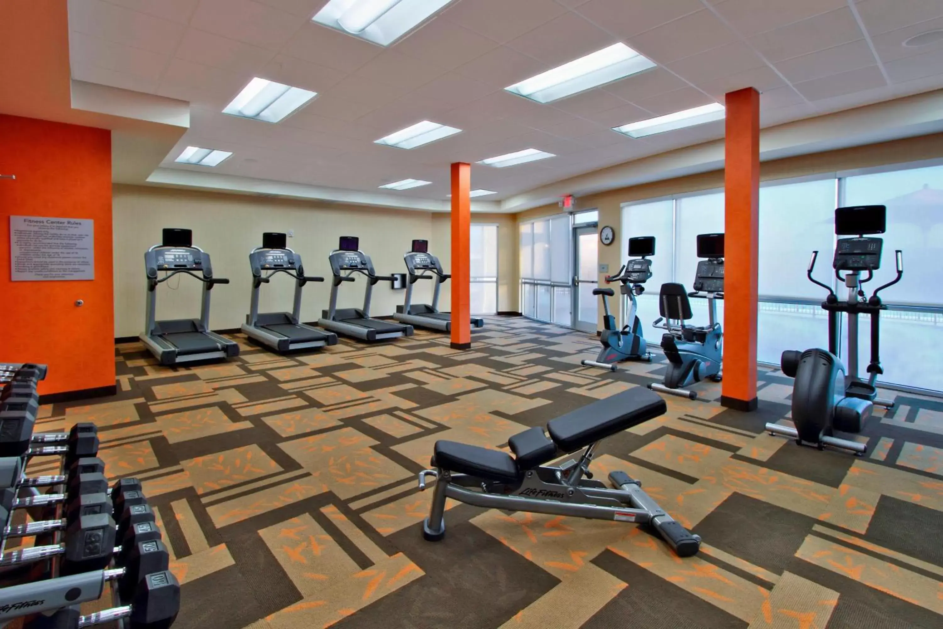 Fitness centre/facilities, Fitness Center/Facilities in Courtyard by Marriott Victoria