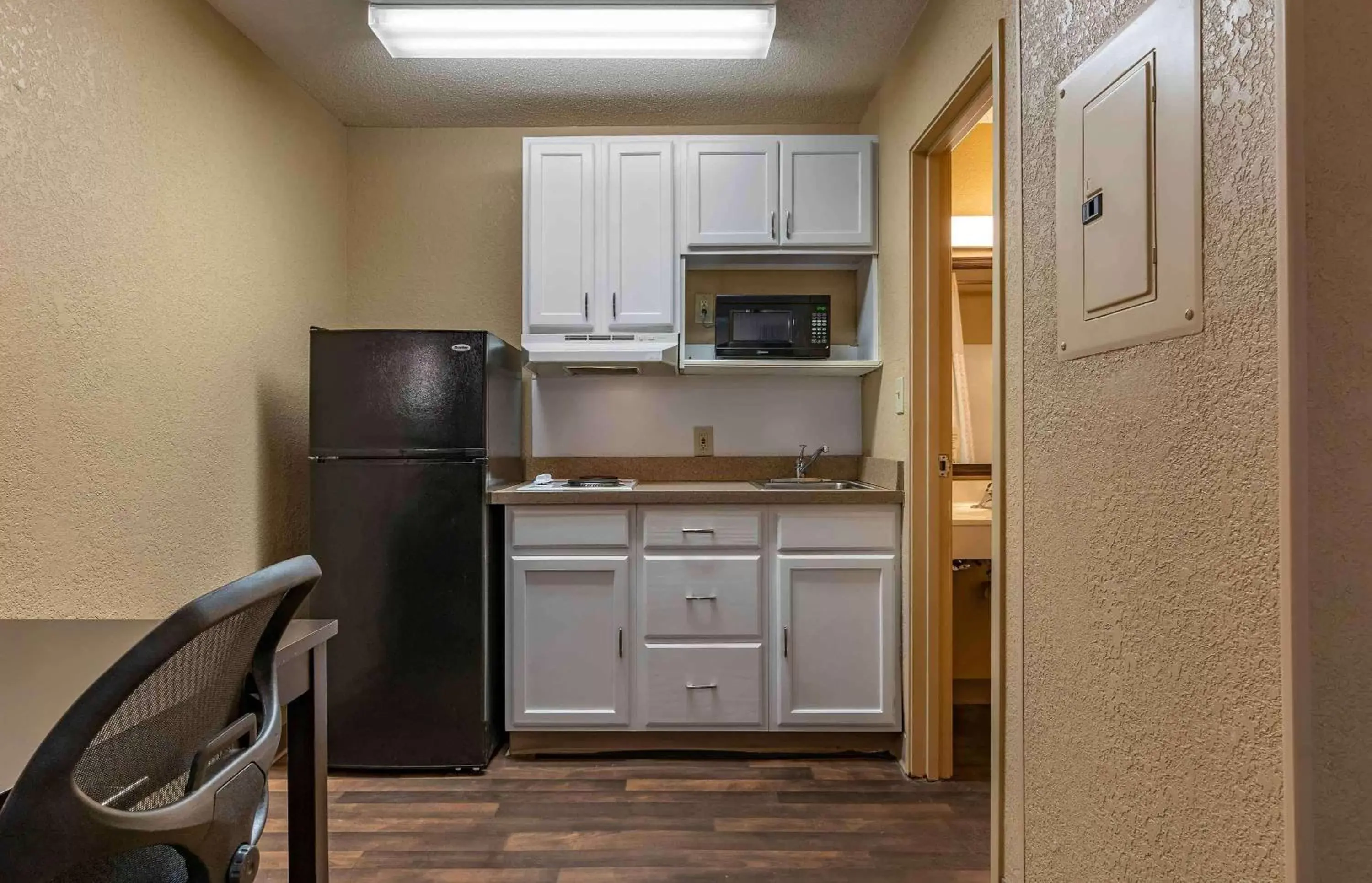 Bedroom, Kitchen/Kitchenette in Extended Stay America Suites - Lexington - Nicholasville Road