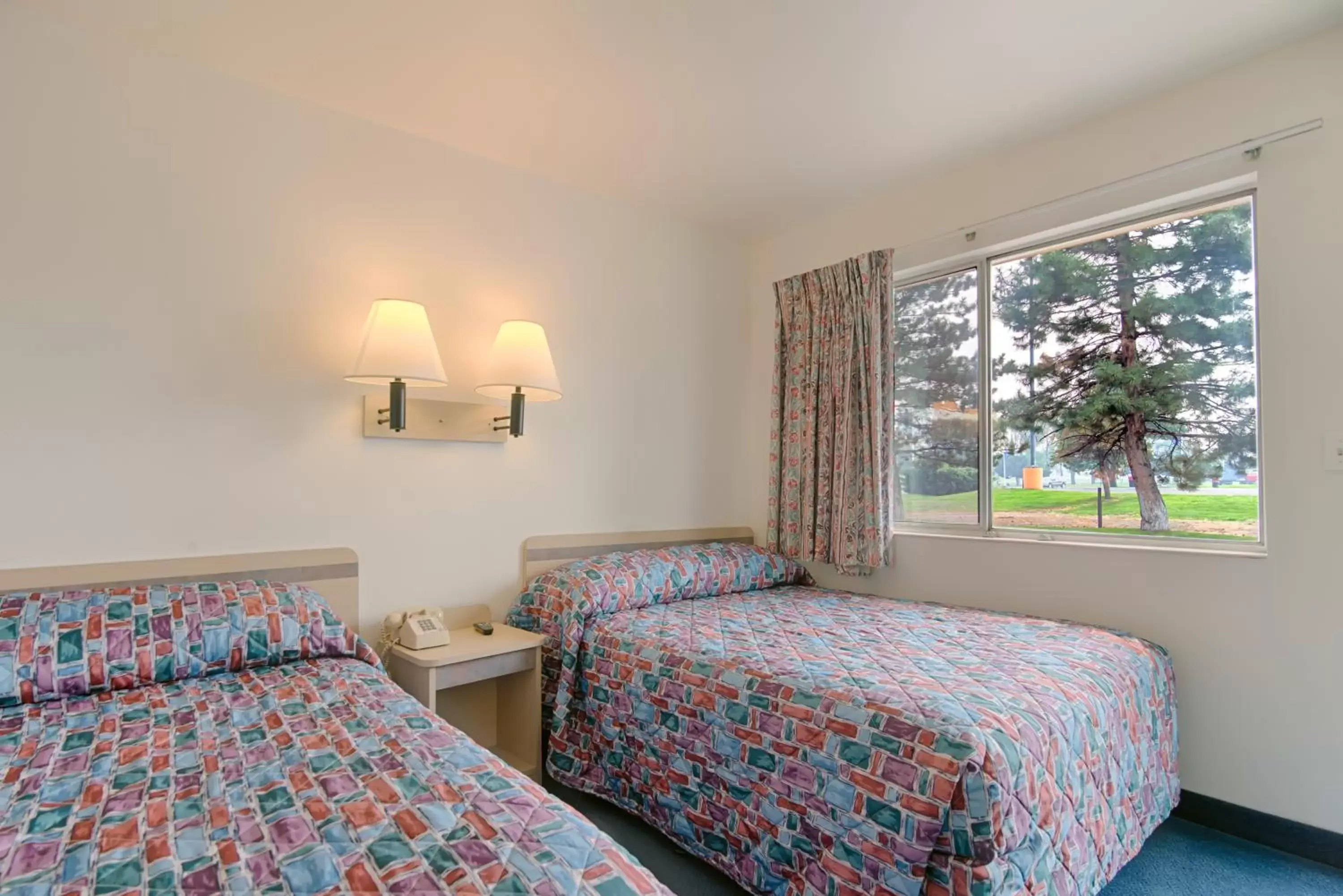 Bedroom, Bed in Motel 6-Winnemucca, NV