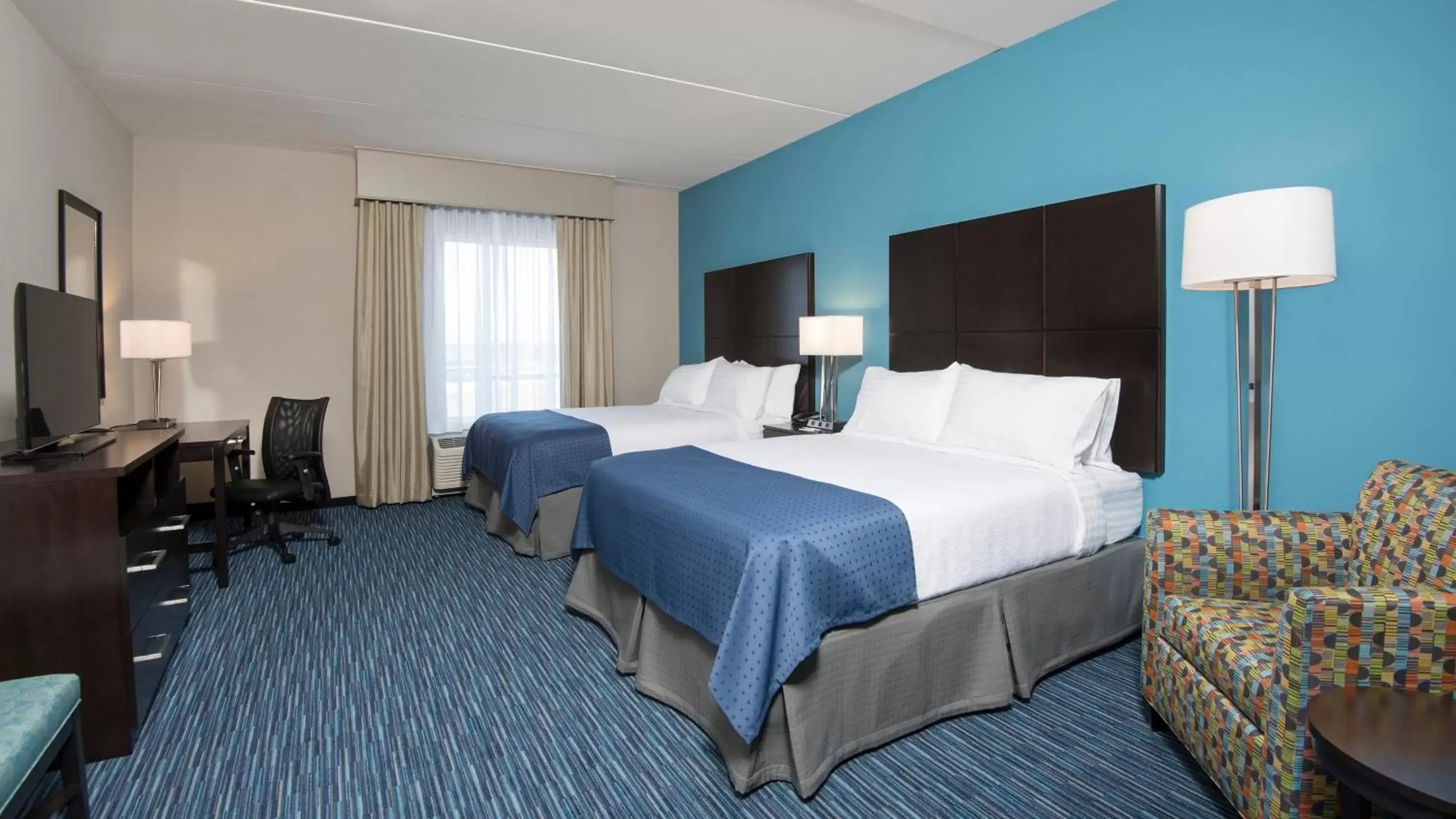 Photo of the whole room, Bed in Holiday Inn Indianapolis Airport, an IHG Hotel