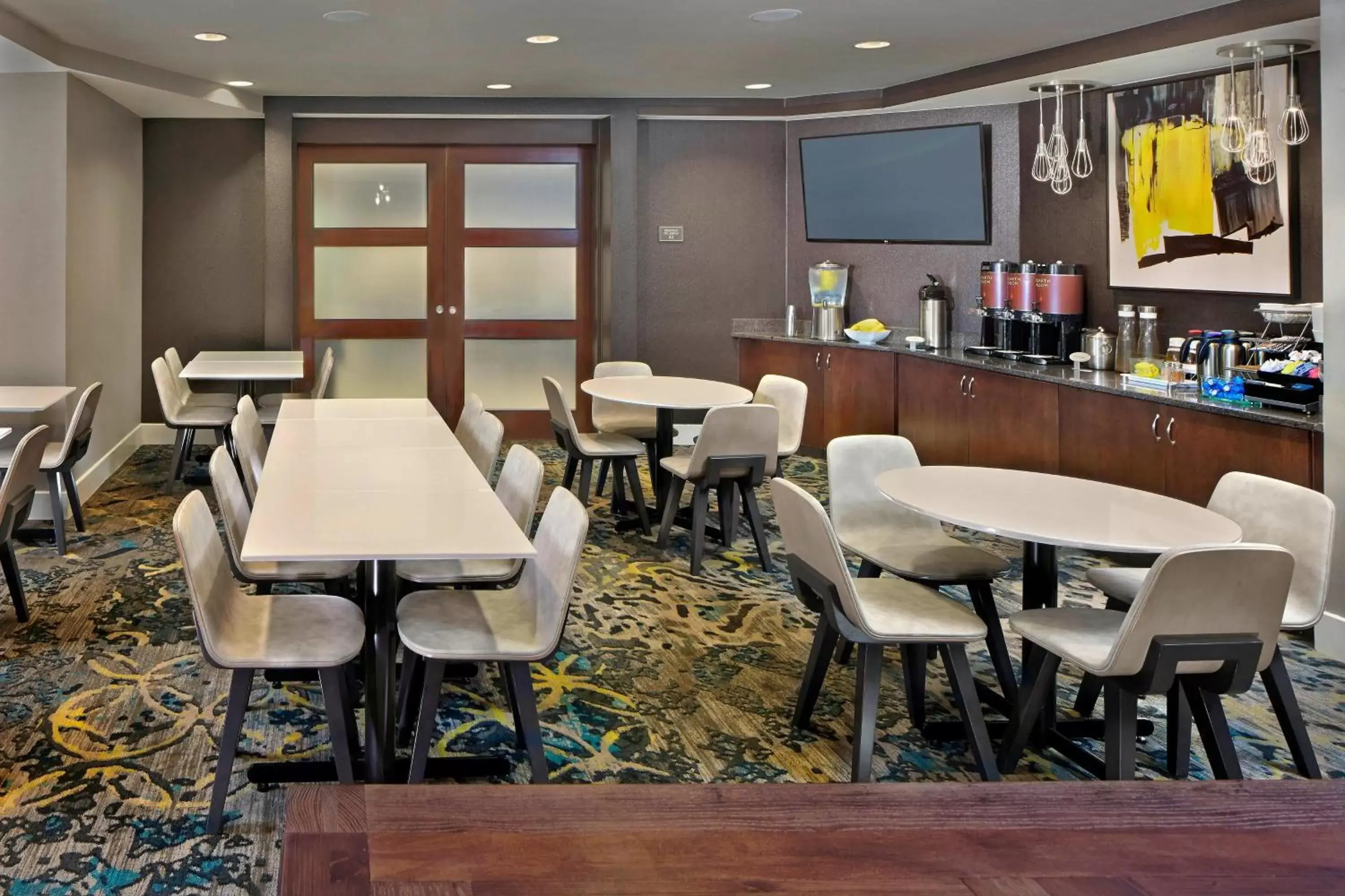 Restaurant/Places to Eat in Residence Inn Orlando Lake Mary