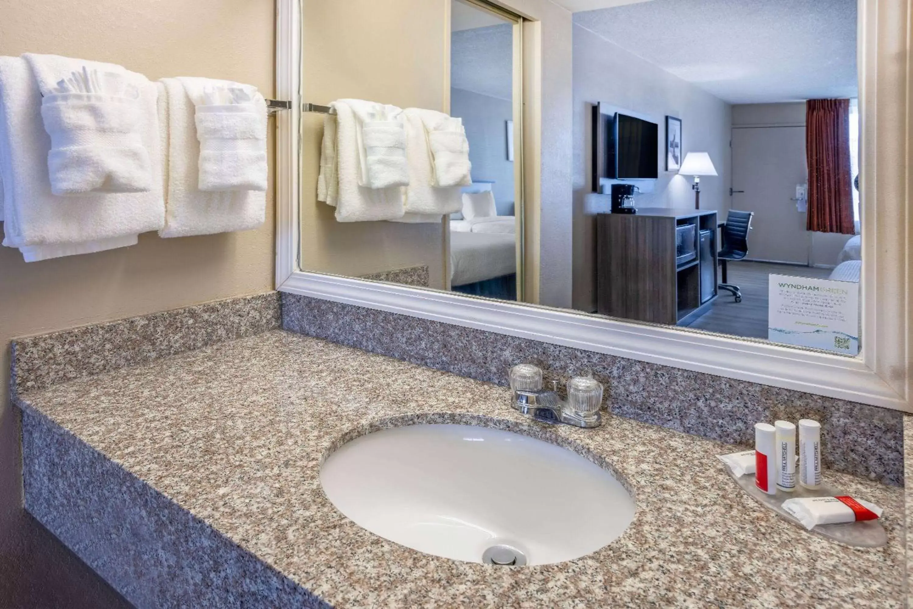 TV and multimedia, Bathroom in Ramada by Wyndham Rome - Verona