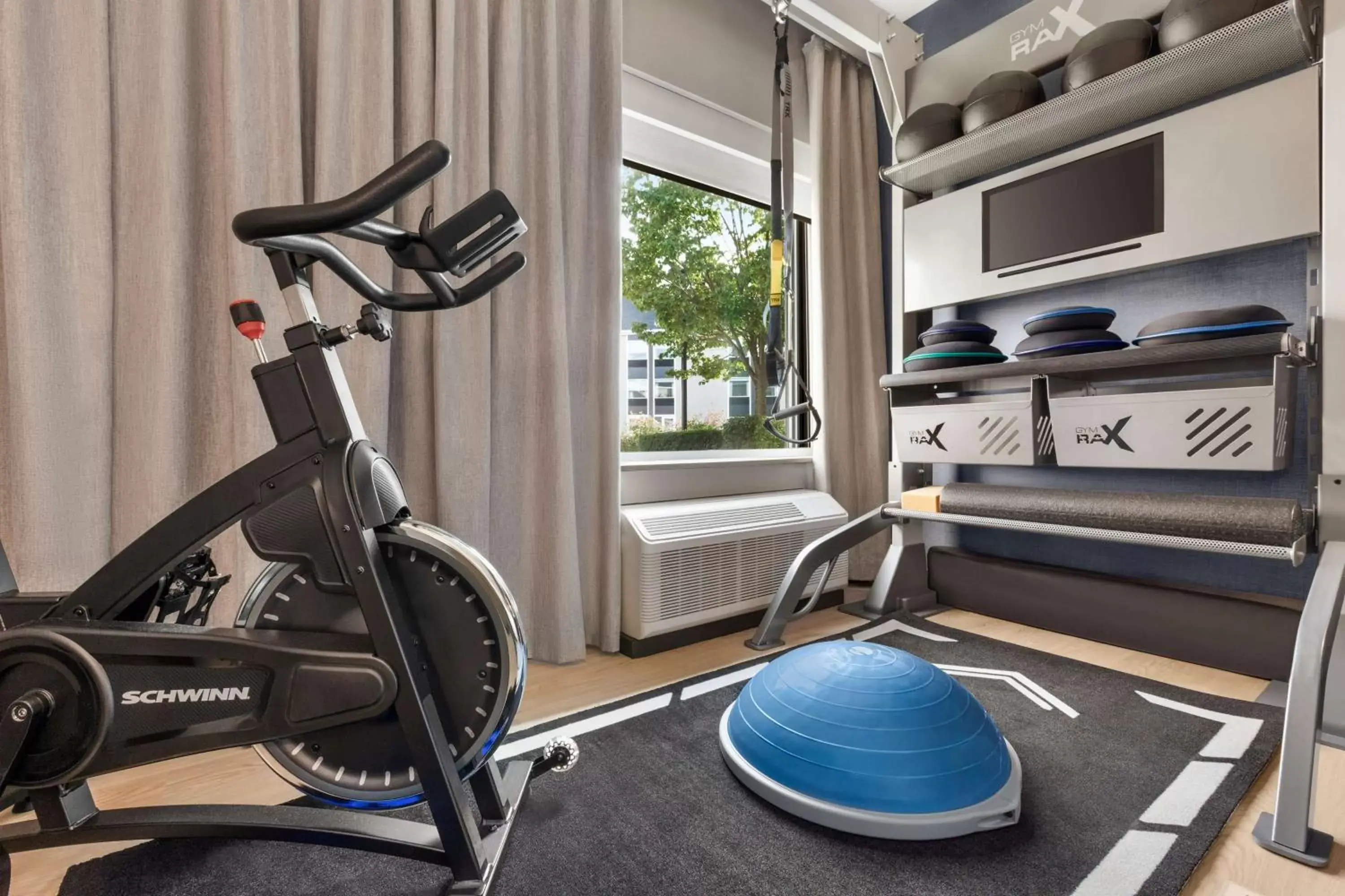 Bedroom, Fitness Center/Facilities in Doubletree By Hilton Columbus Dublin