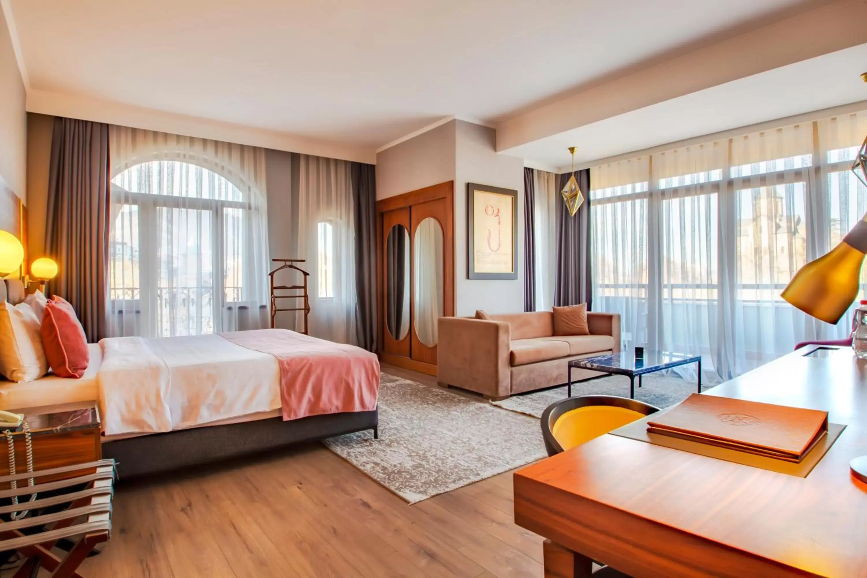 Photo of the whole room, Bed in Tiflis Palace Photo of the whole room, Bed in Tiflis Palace