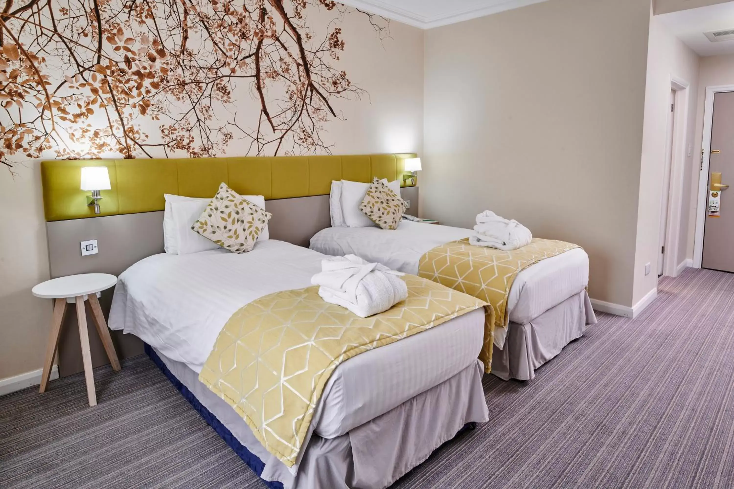 Twin Room in Holiday Inn Corby Kettering A43, an IHG Hotel Twin Room in Holiday Inn Corby Kettering A43, an IHG Hotel