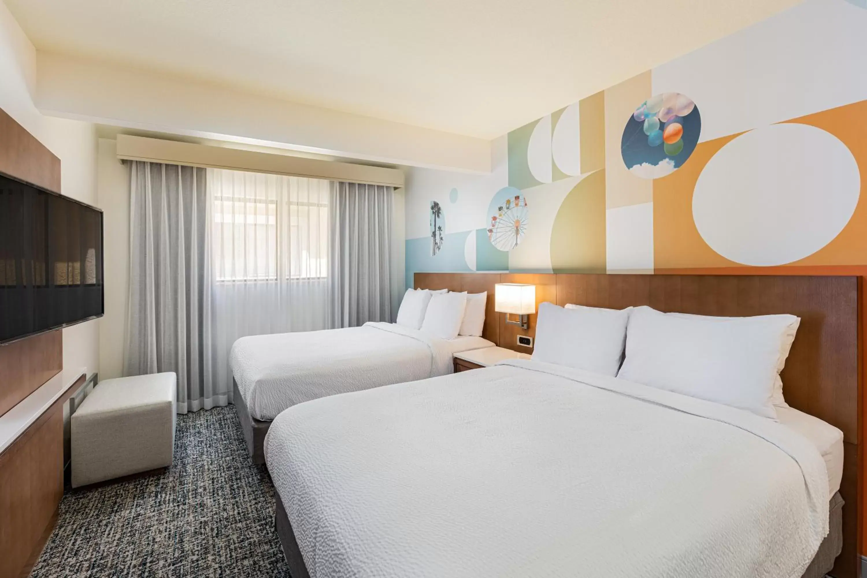 Bedroom, Bed in Clementine Hotel & Suites Anaheim
